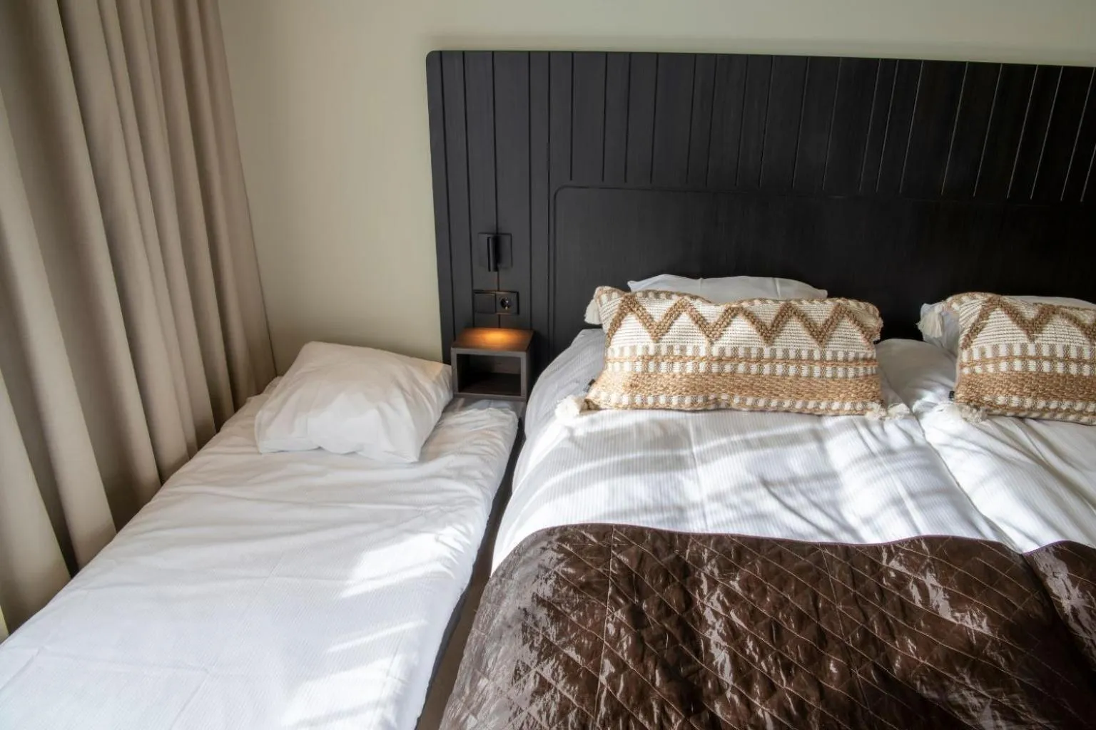 Bed in Boutique Hotel Herbergh Amsterdam Airport FREE PARKING