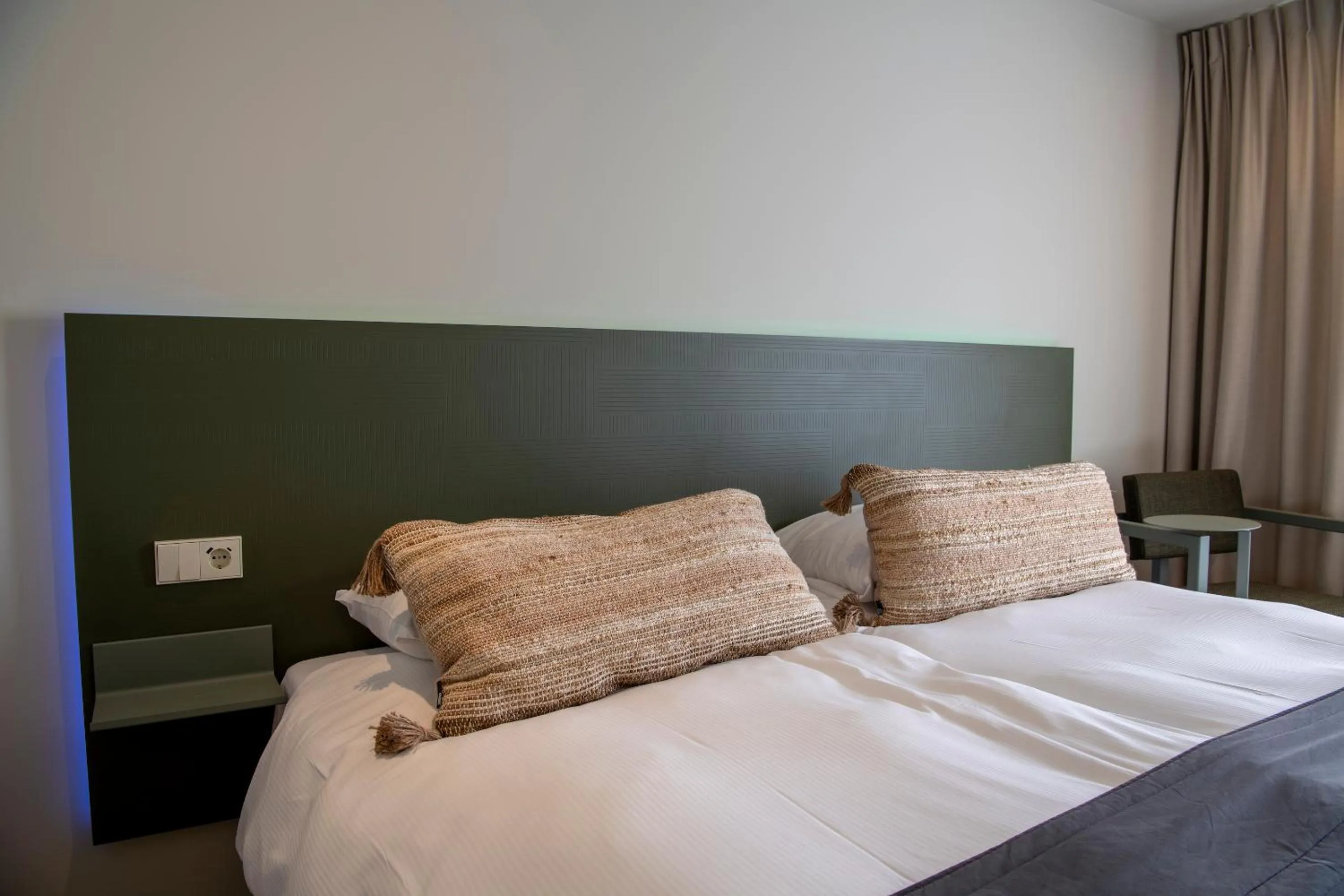 Bed in Boutique Hotel Herbergh Amsterdam Airport FREE PARKING