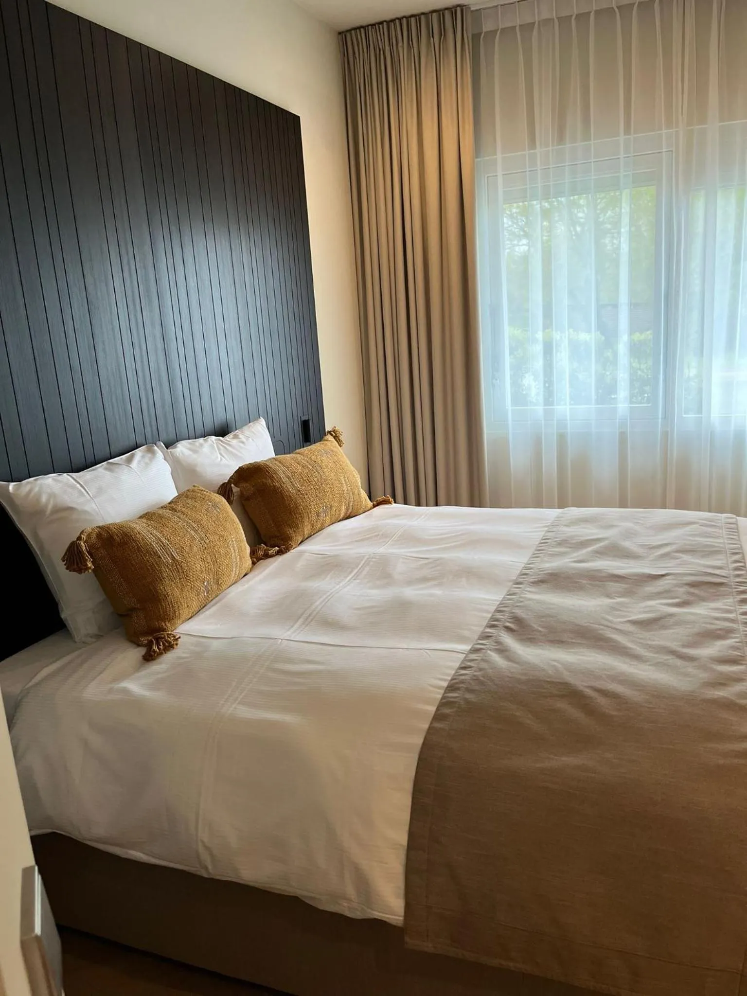 Bed in Boutique Hotel Herbergh Amsterdam Airport FREE PARKING