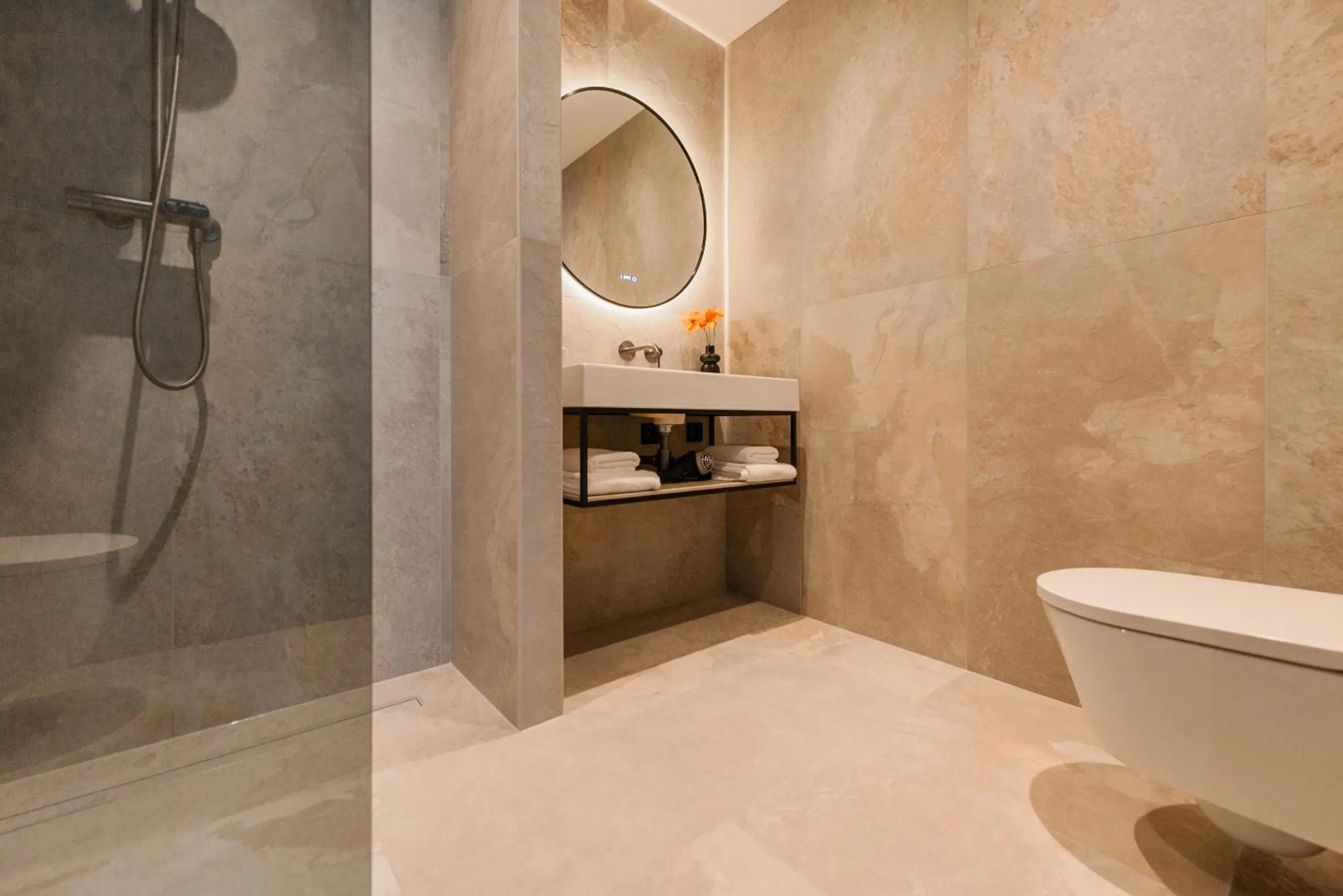 Bathroom in Boutique Hotel Herbergh Amsterdam Airport FREE PARKING