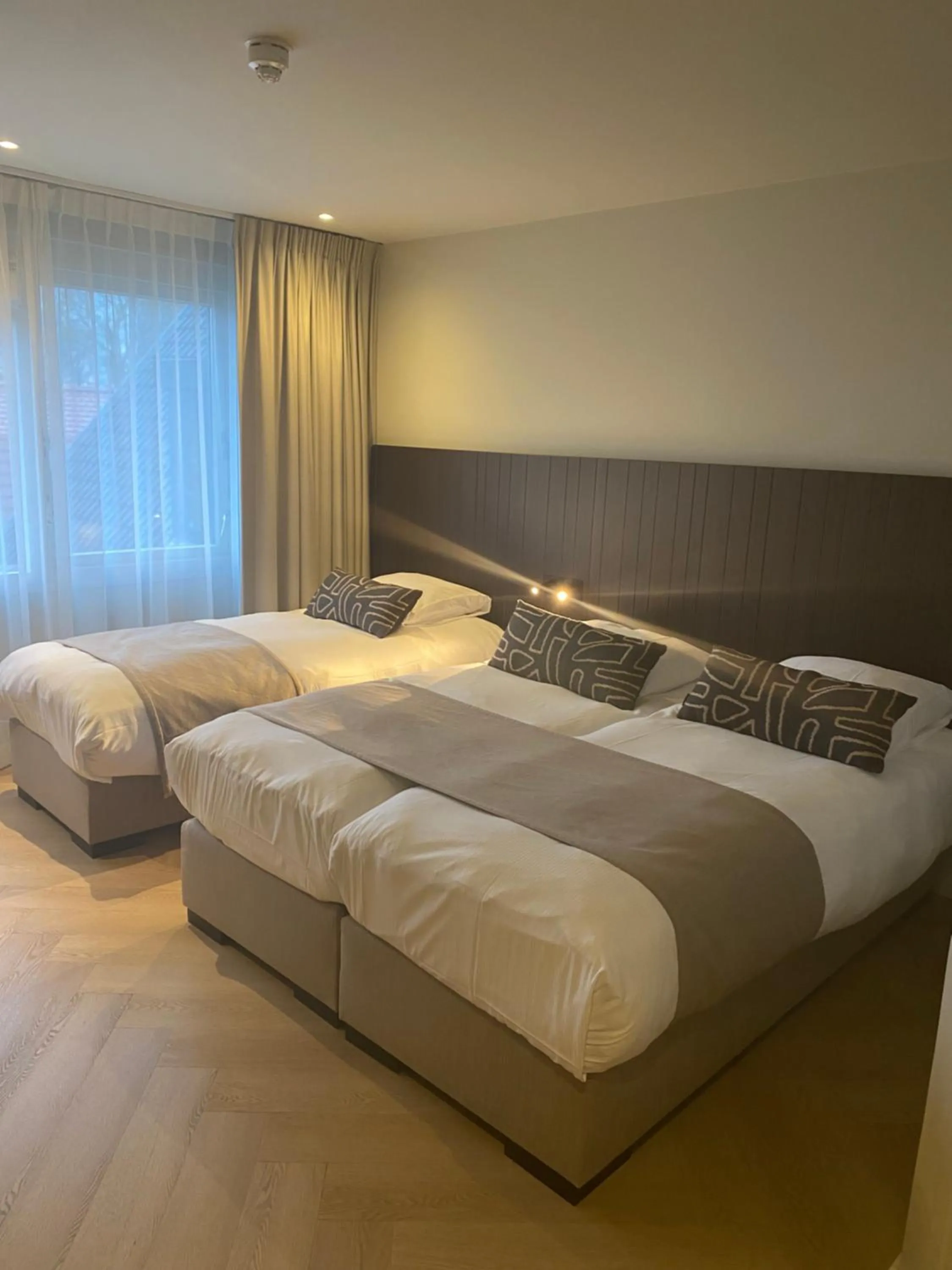 Bed in Boutique Hotel Herbergh Amsterdam Airport FREE PARKING