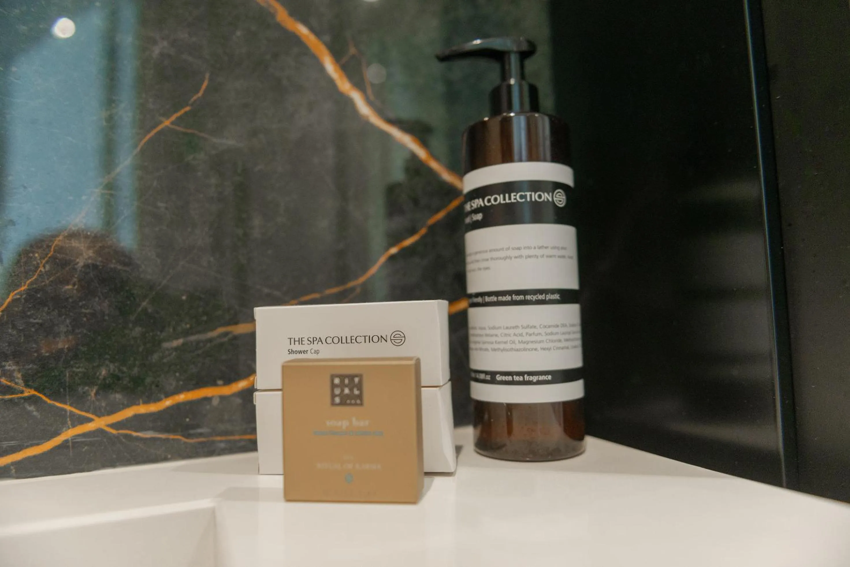 Bathroom in Boutique Hotel Herbergh Amsterdam Airport FREE PARKING