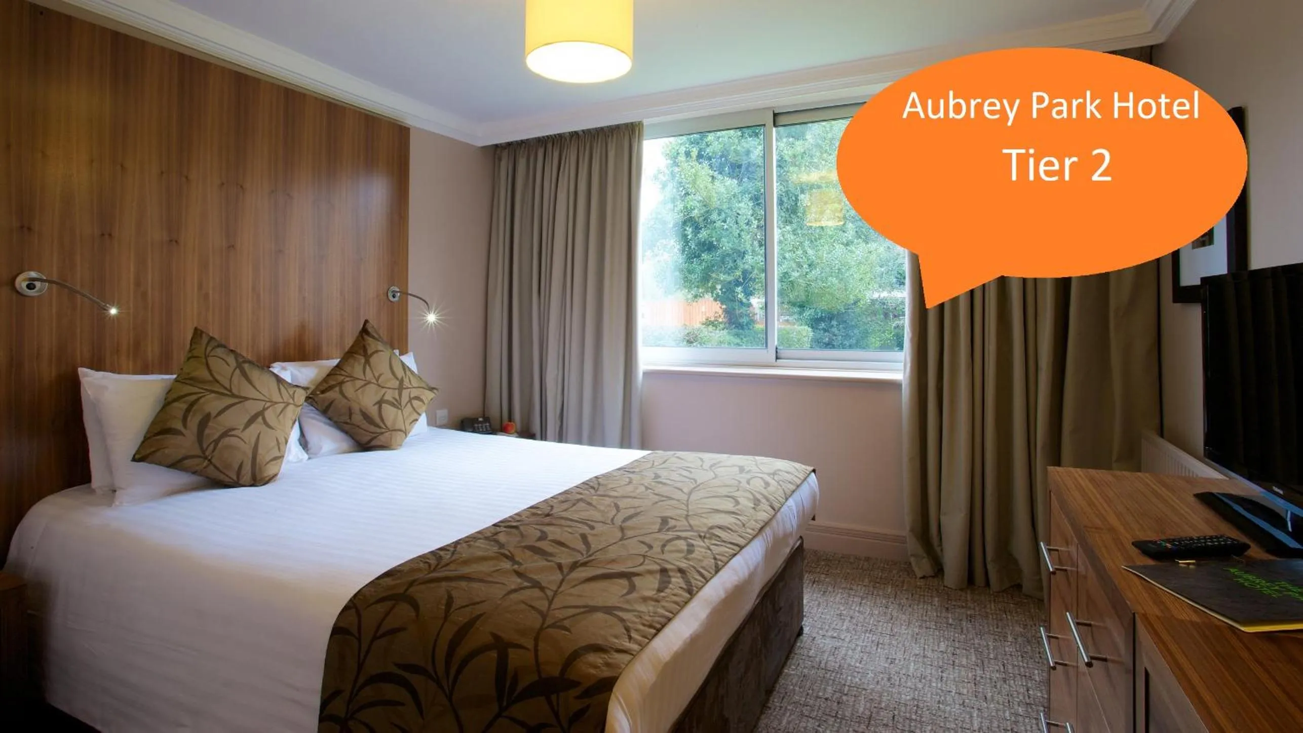 Bed in Aubrey Park Hotel