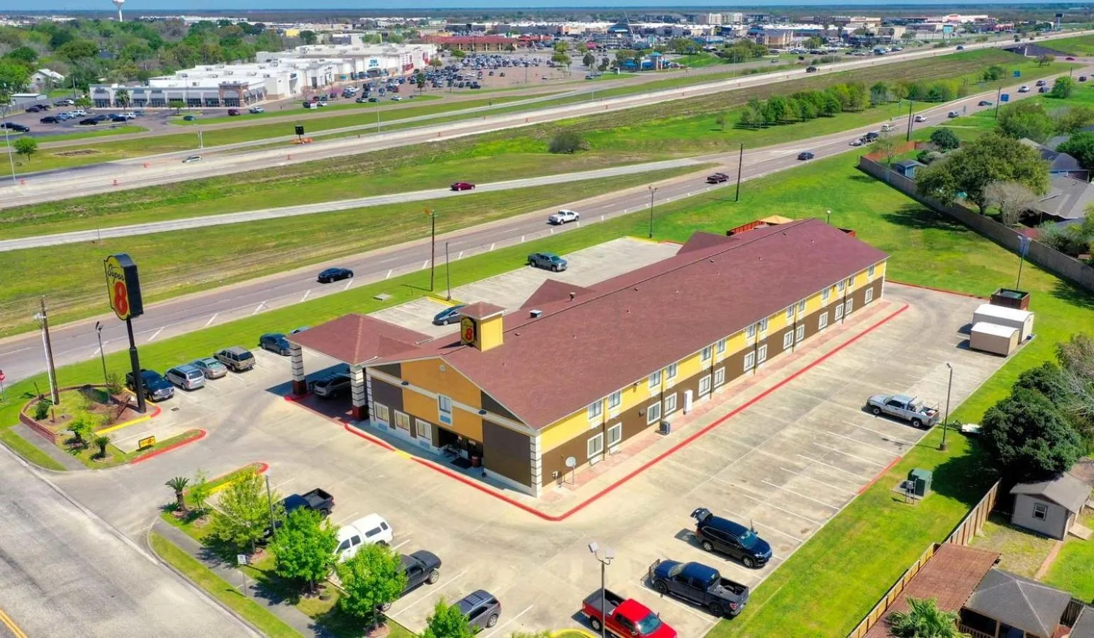 Super 8 by Wyndham Victoria/North/Mall Area