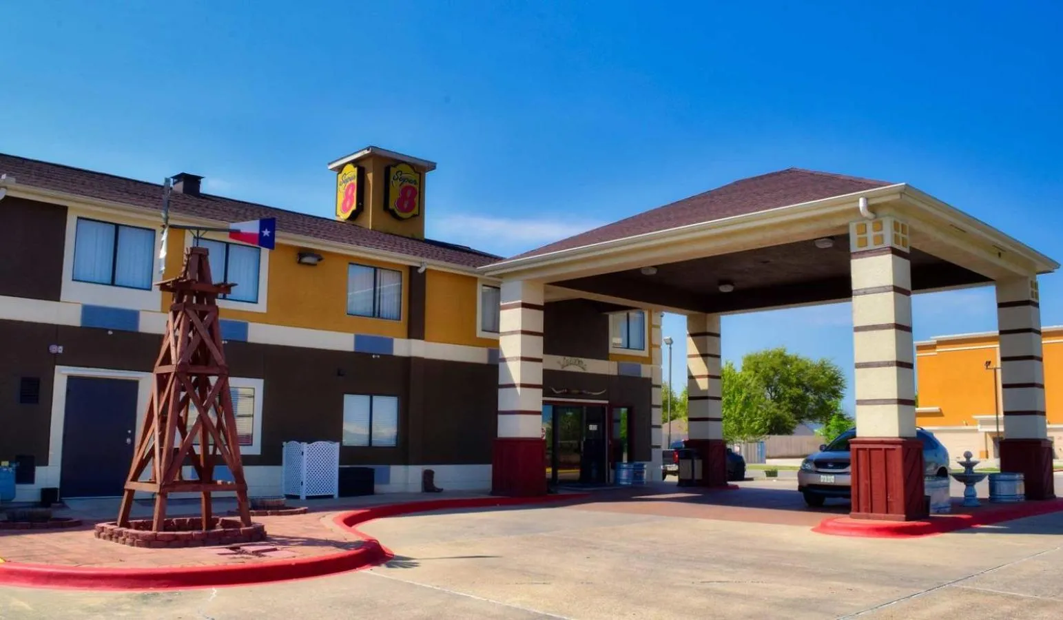 Super 8 by Wyndham Victoria/North/Mall Area