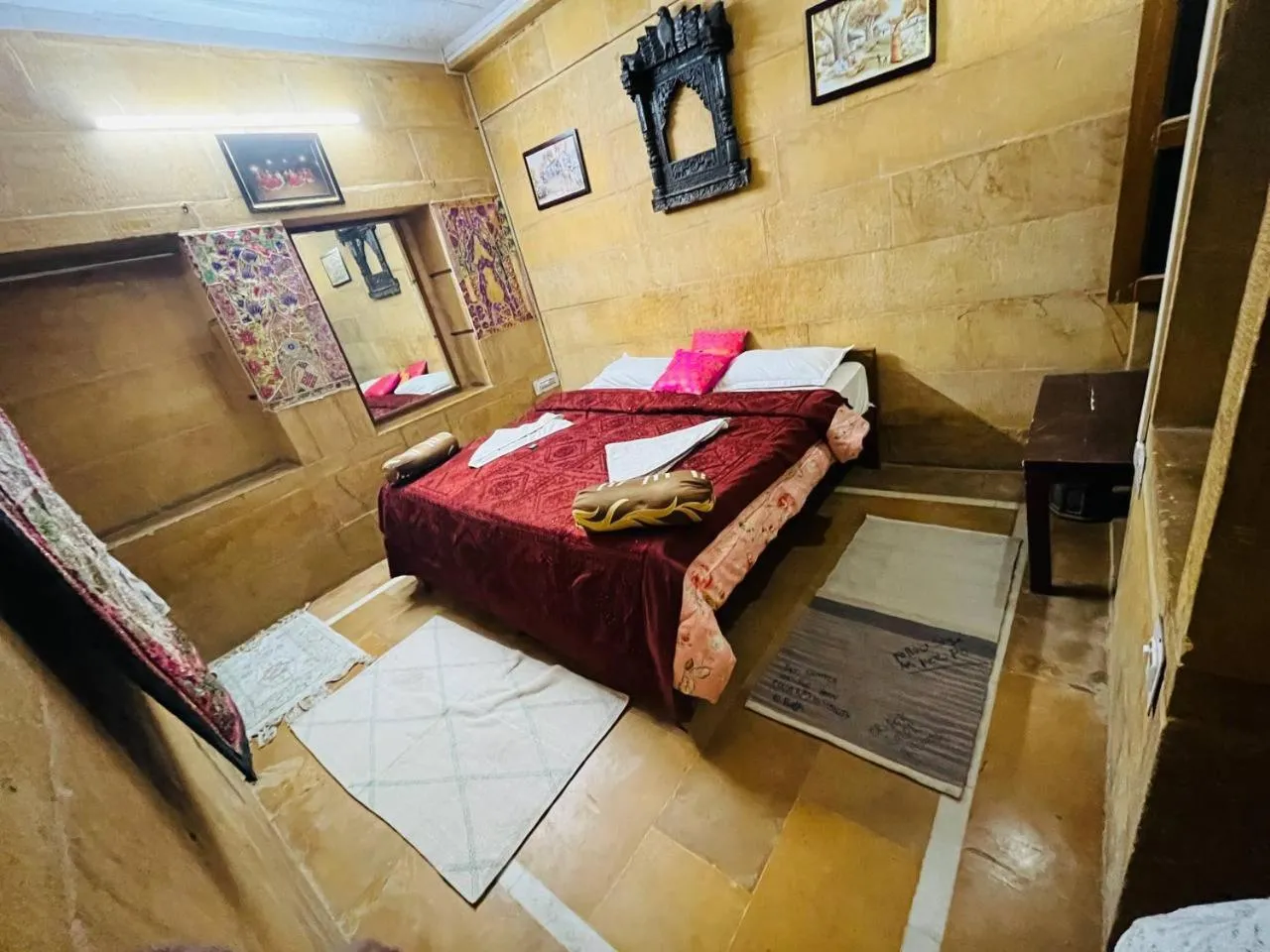 Bed in Hotel Oasis Haveli Jaisalmer