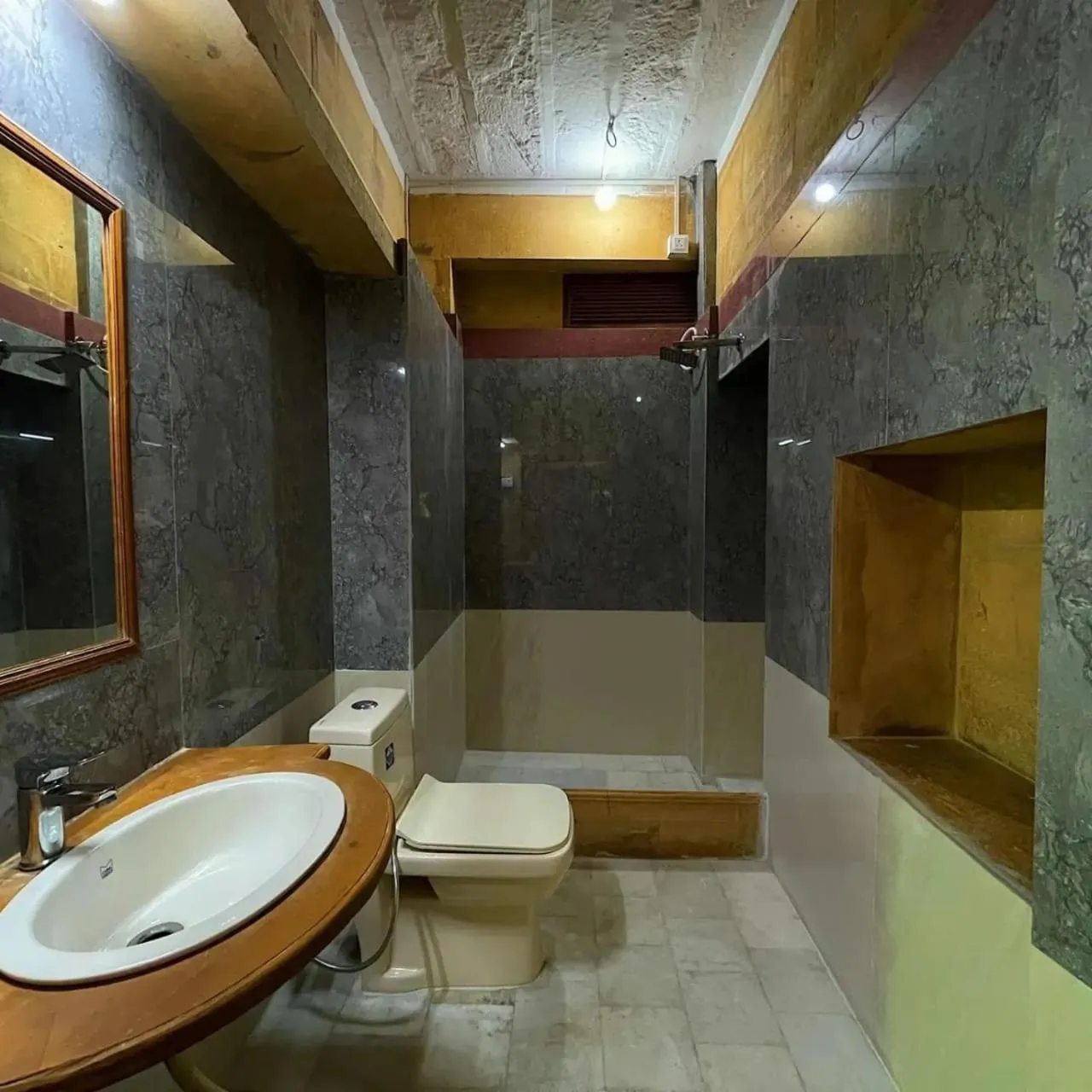 Shower in Hotel Oasis Haveli Jaisalmer