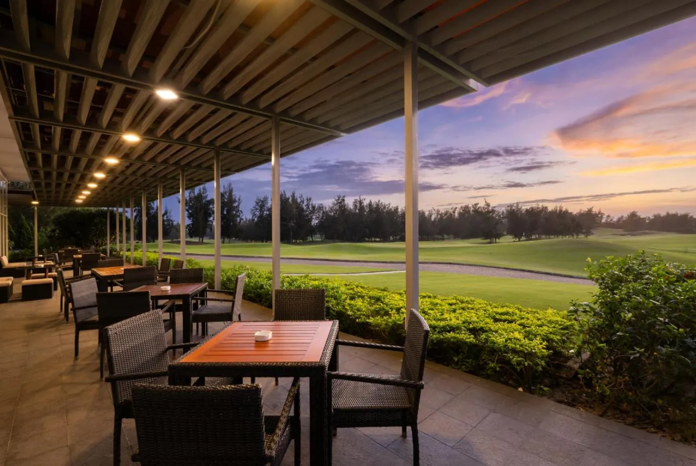 Restaurant/places to eat in Montgomerie Links Hotel & Villas