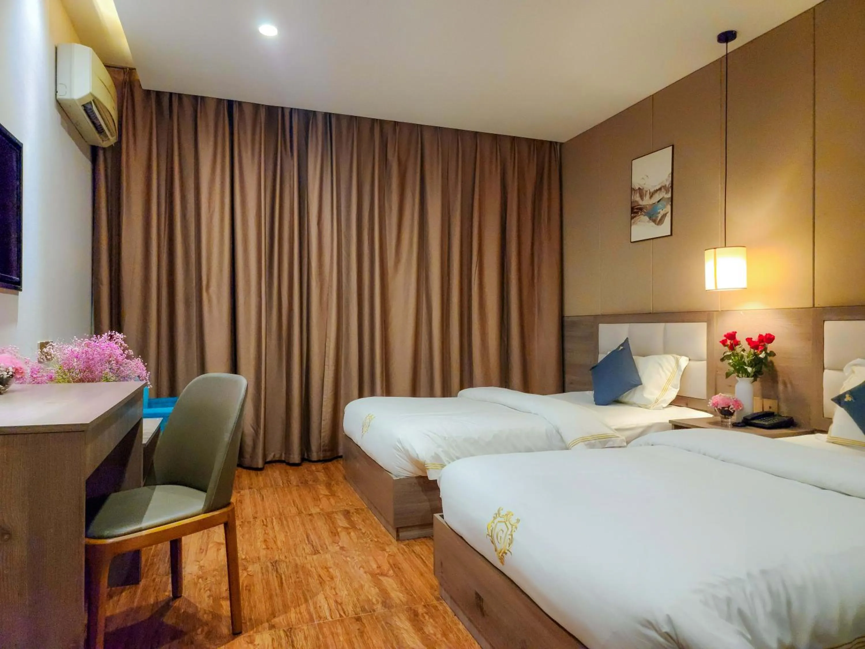 Bedroom in Sunshine Hotel