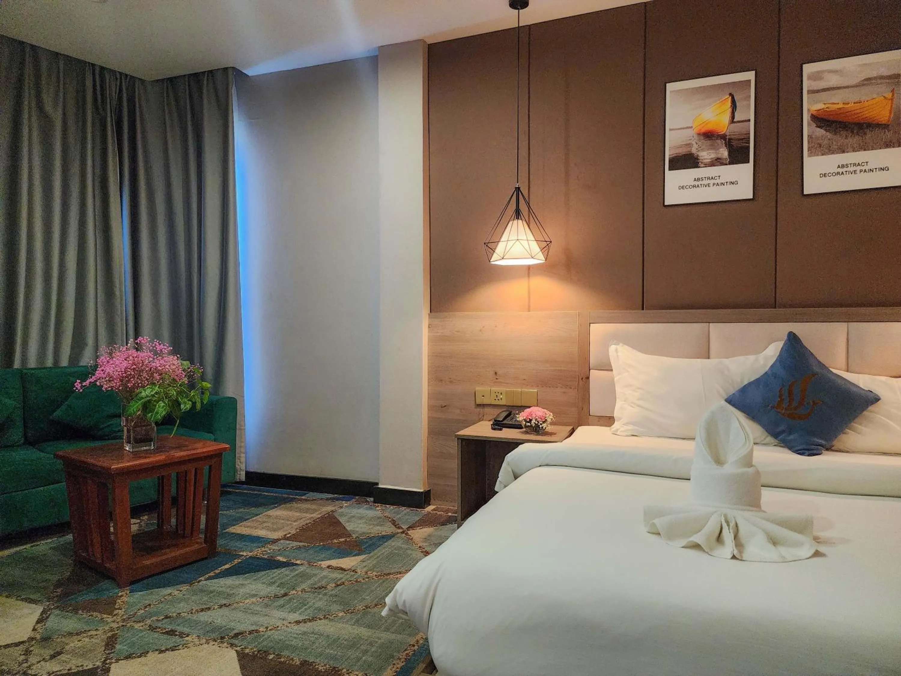 Bedroom in Sunshine Hotel