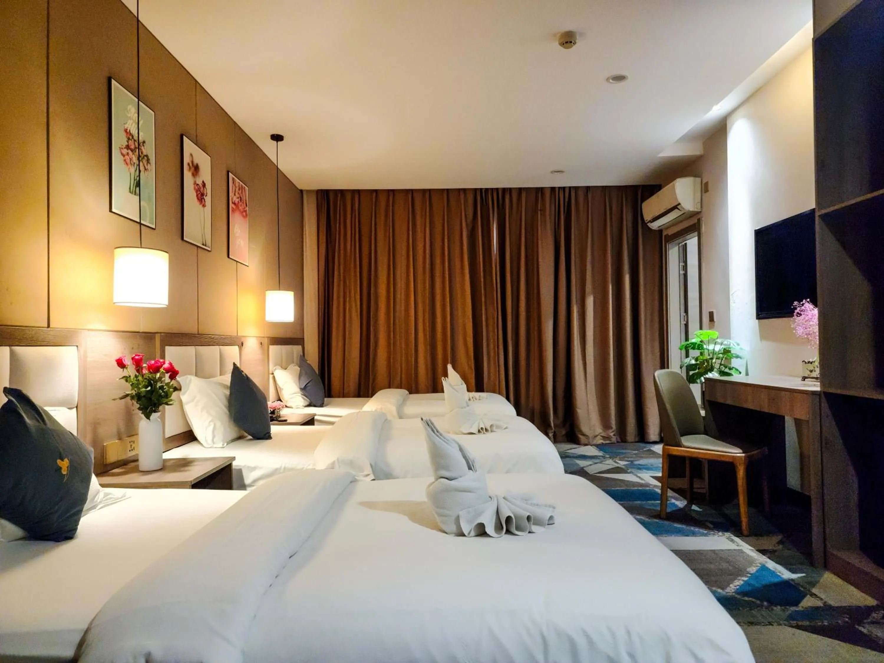 Bedroom in Sunshine Hotel