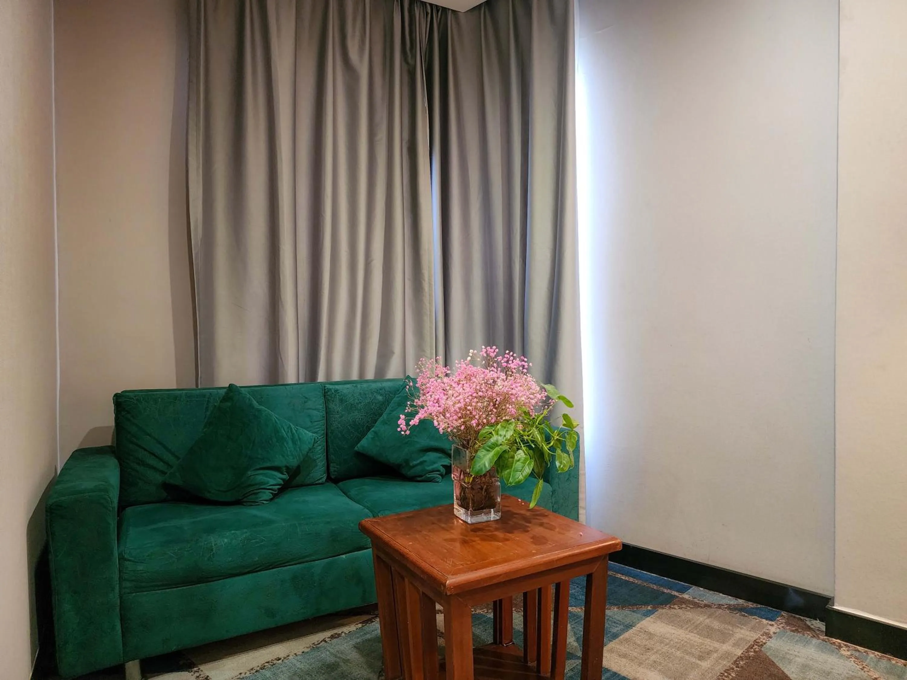 Bedroom in Sunshine Hotel