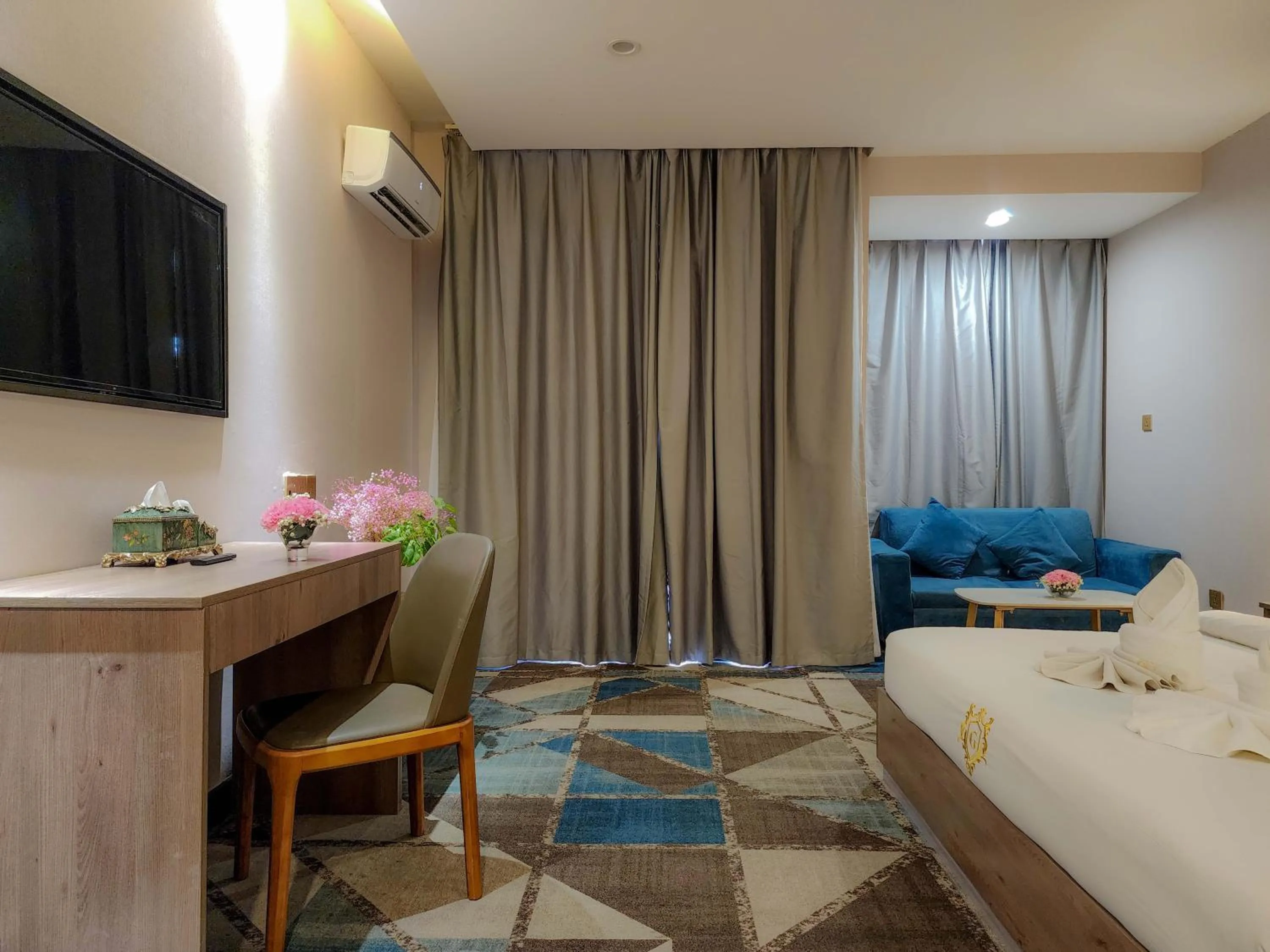 Bedroom in Sunshine Hotel