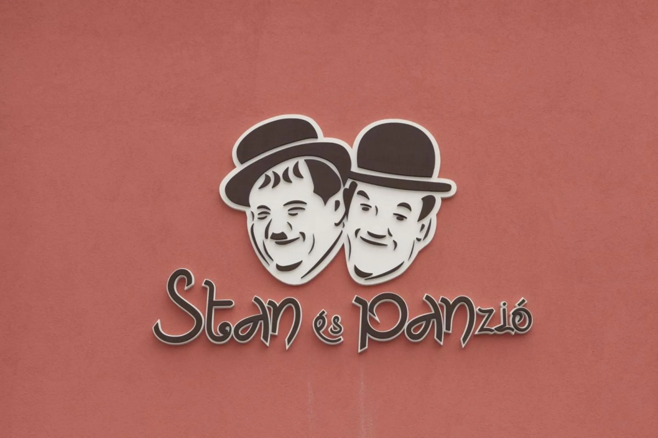 Facade/entrance in Stan és Panzió