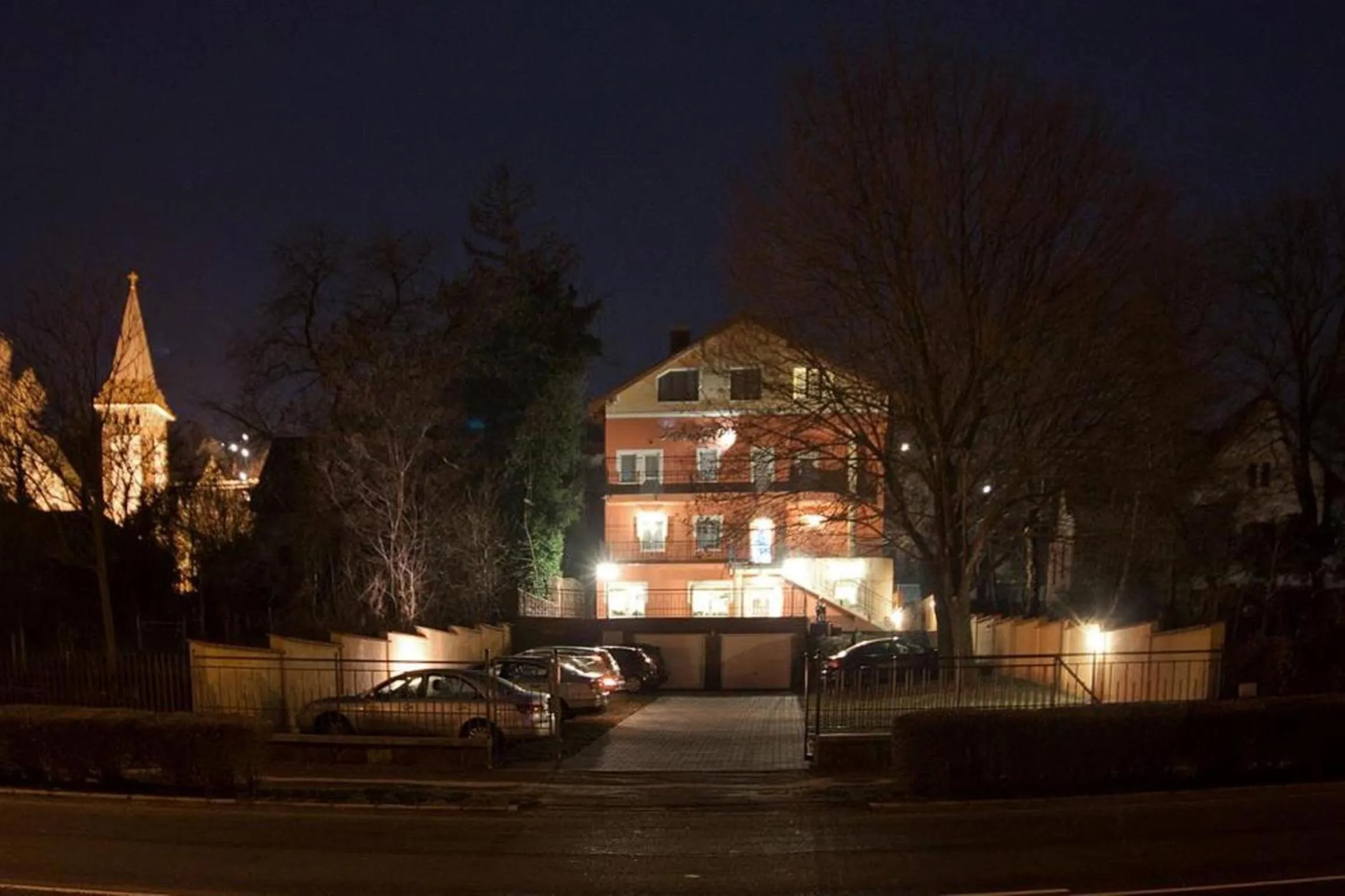 Facade/entrance in Stan és Panzió
