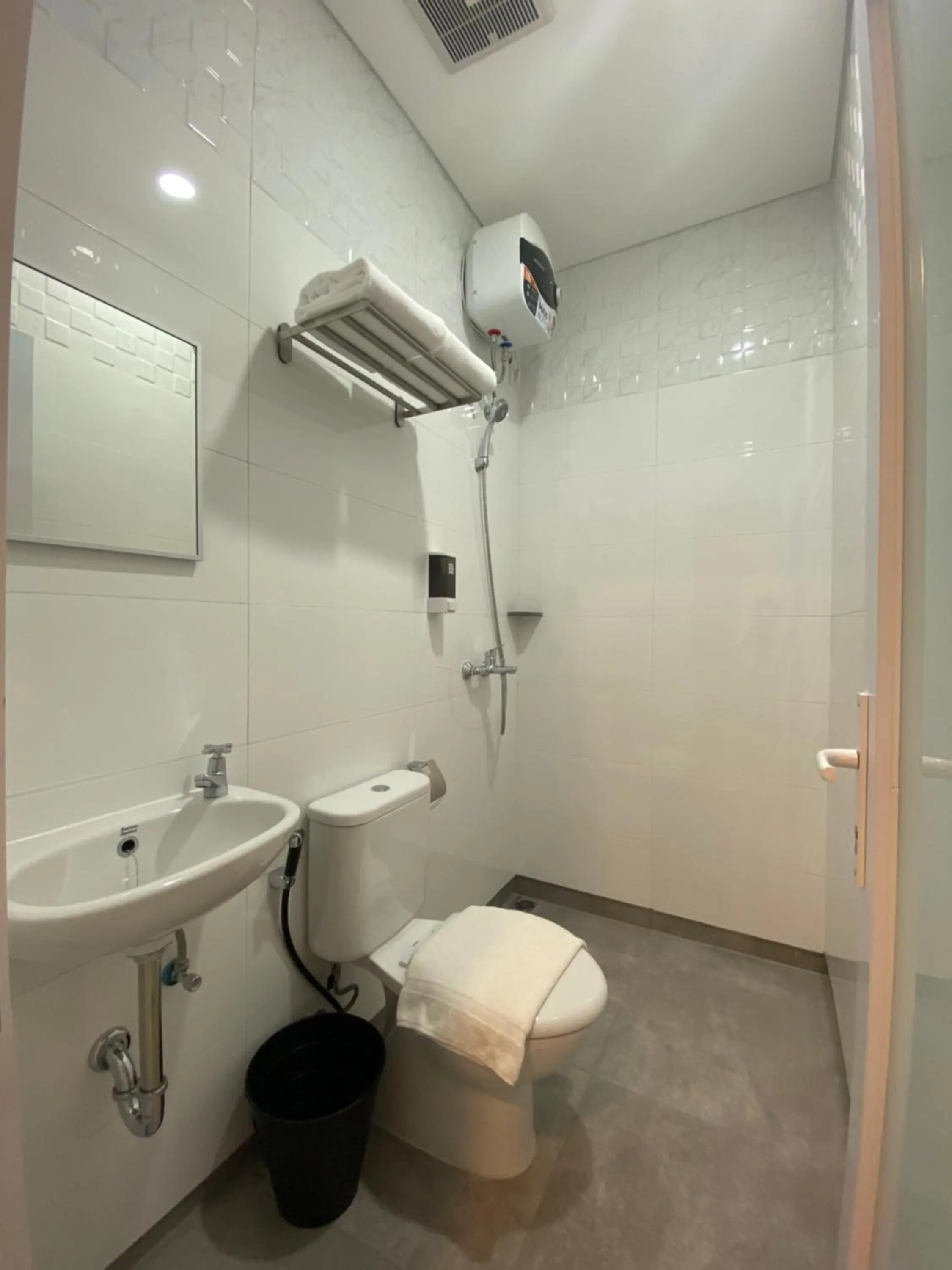 Ghurfati Hotel Wedana