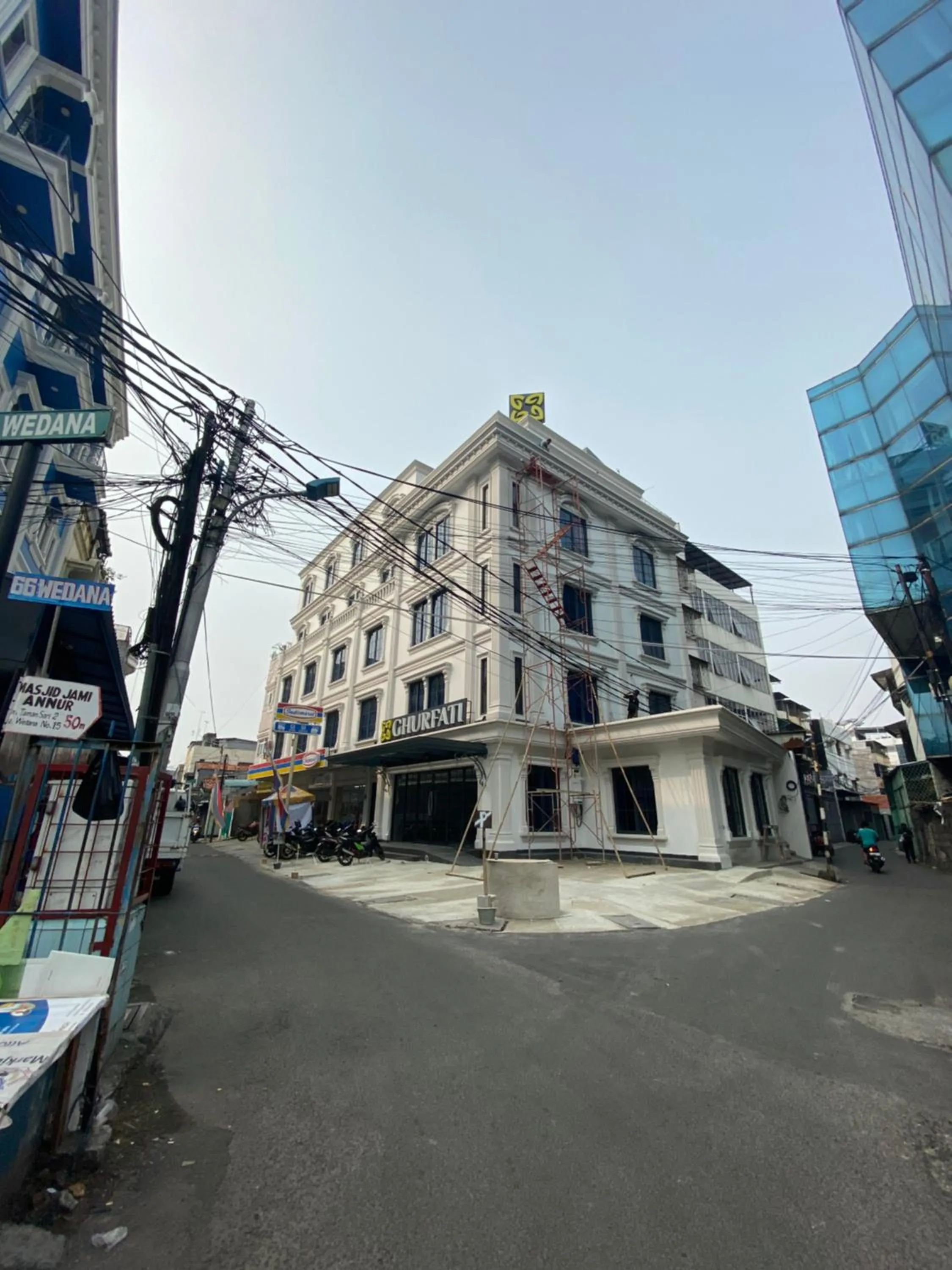 Ghurfati Hotel Wedana