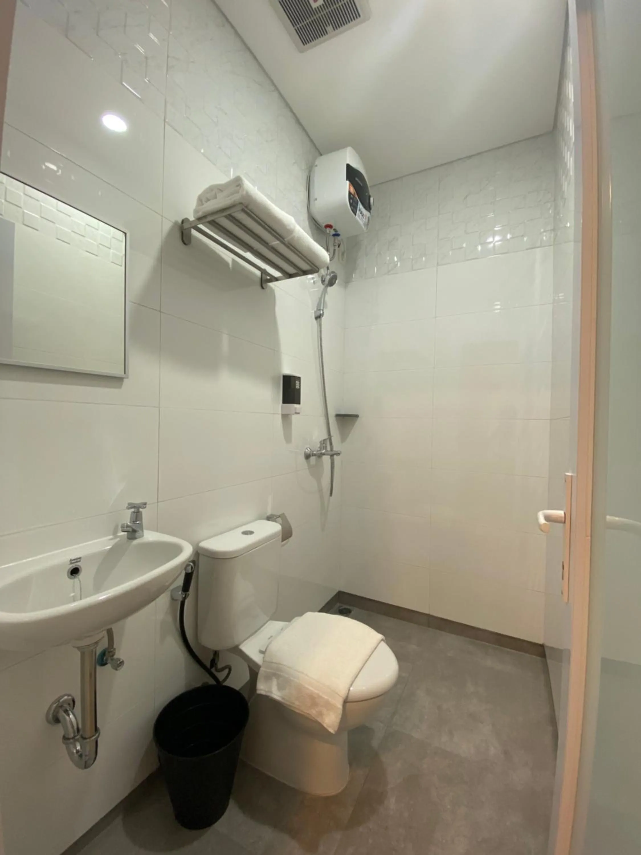 Ghurfati Hotel Wedana