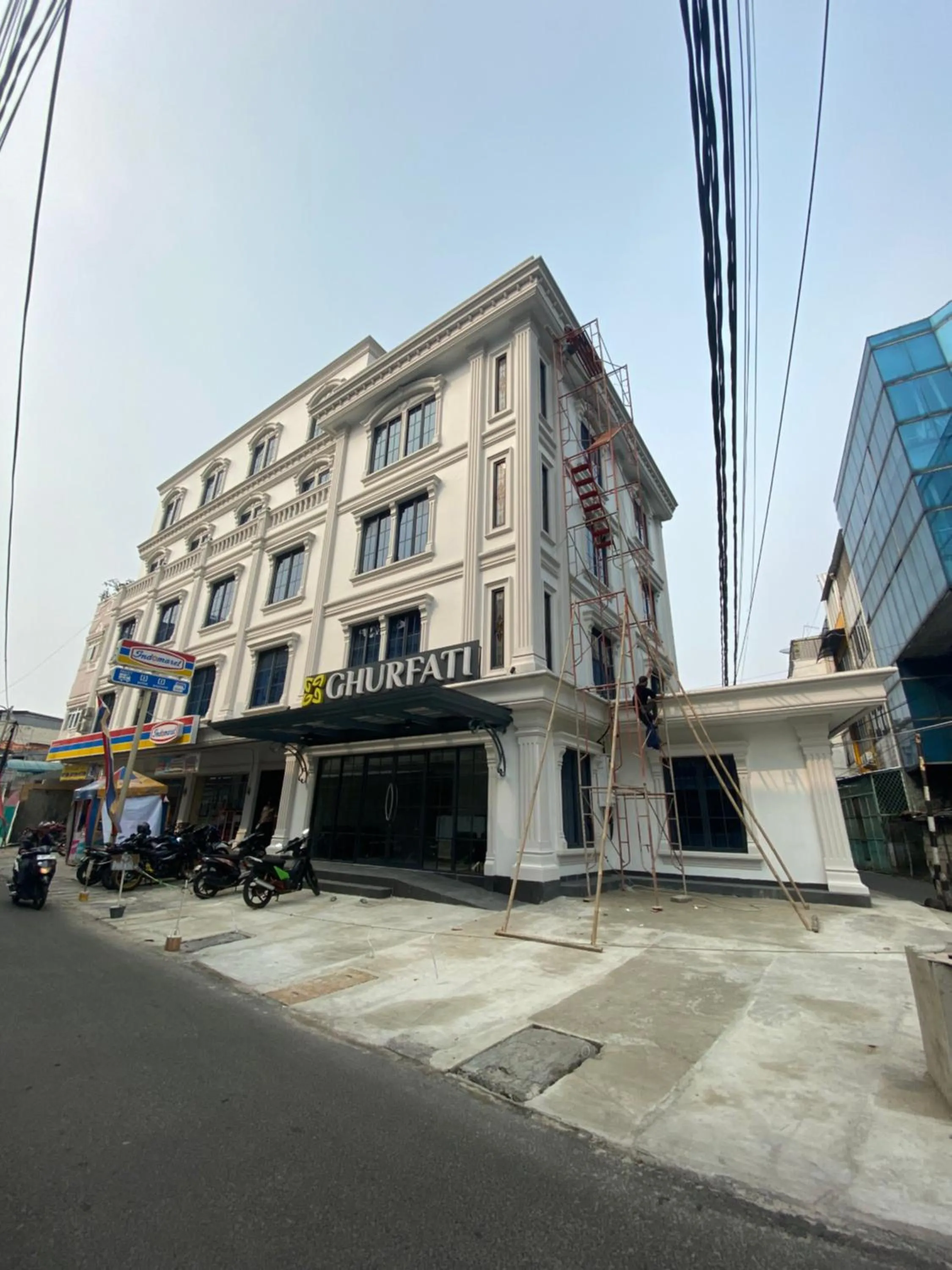 Ghurfati Hotel Wedana