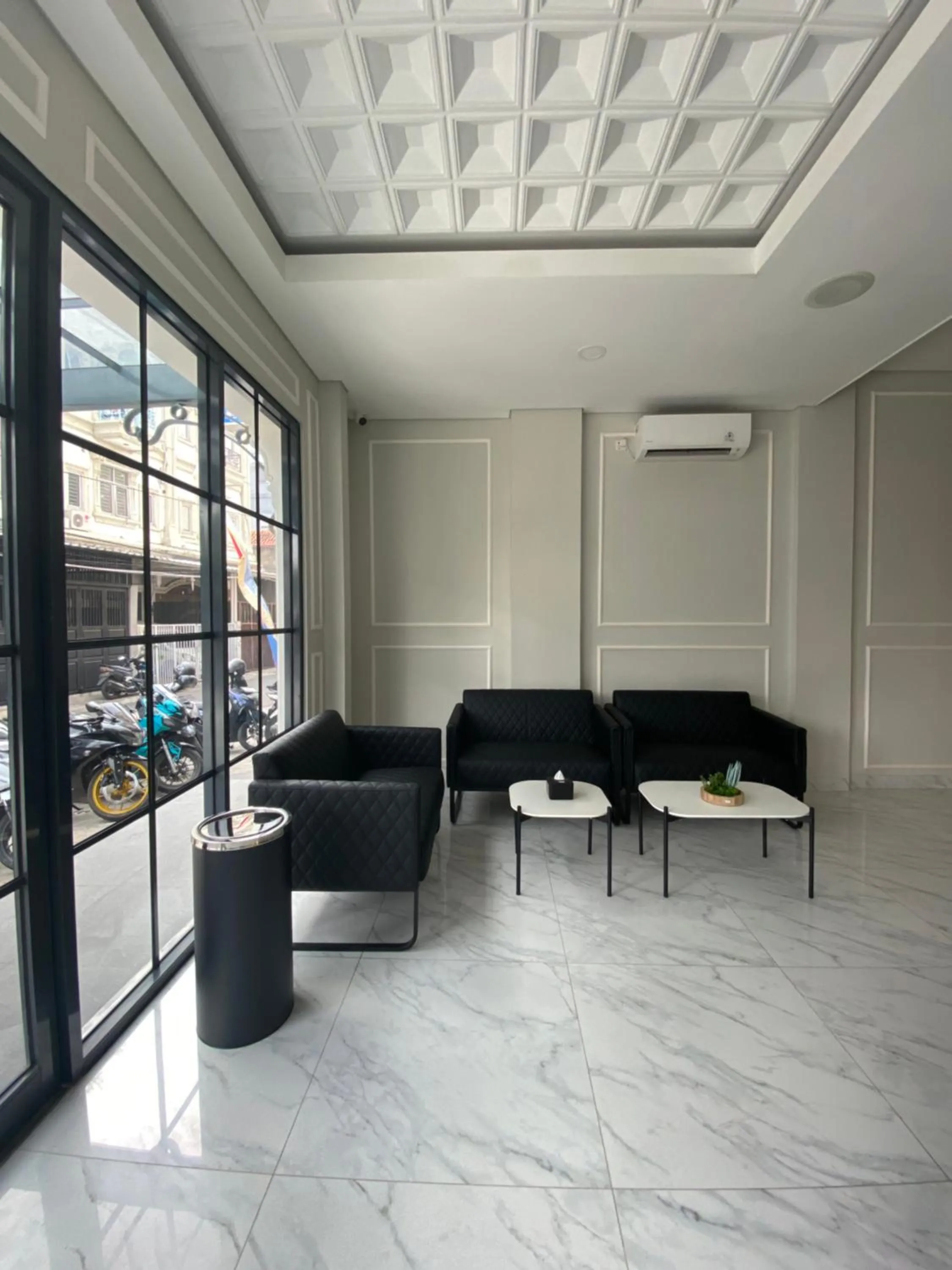 Ghurfati Hotel Wedana