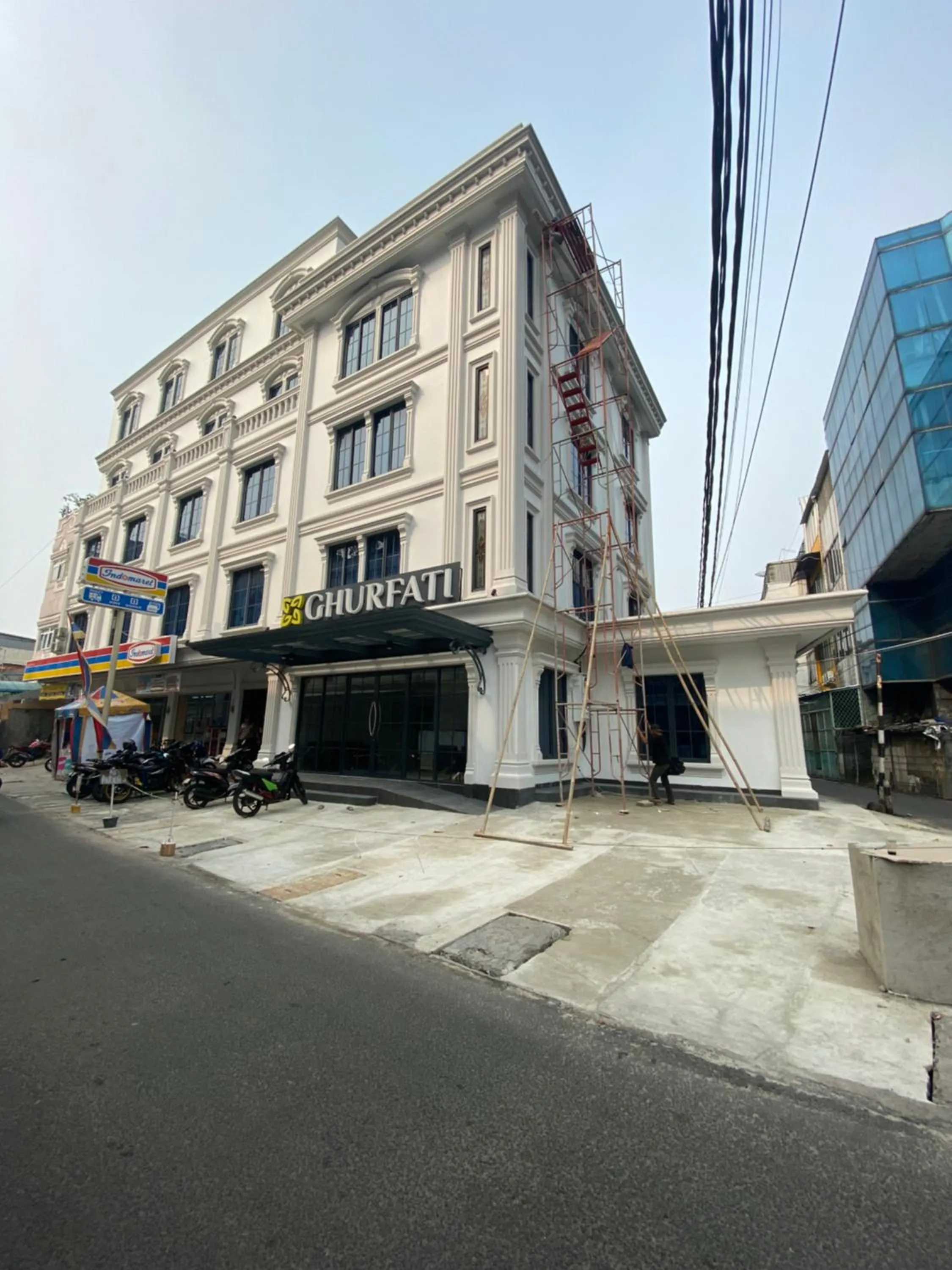 Ghurfati Hotel Wedana