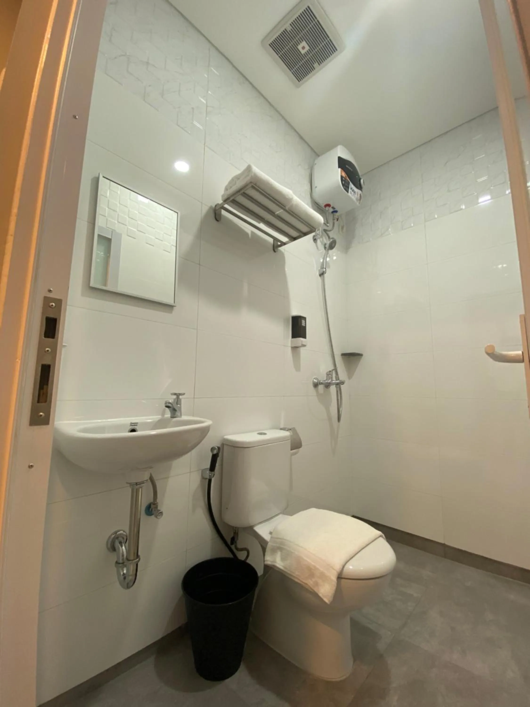 Ghurfati Hotel Wedana