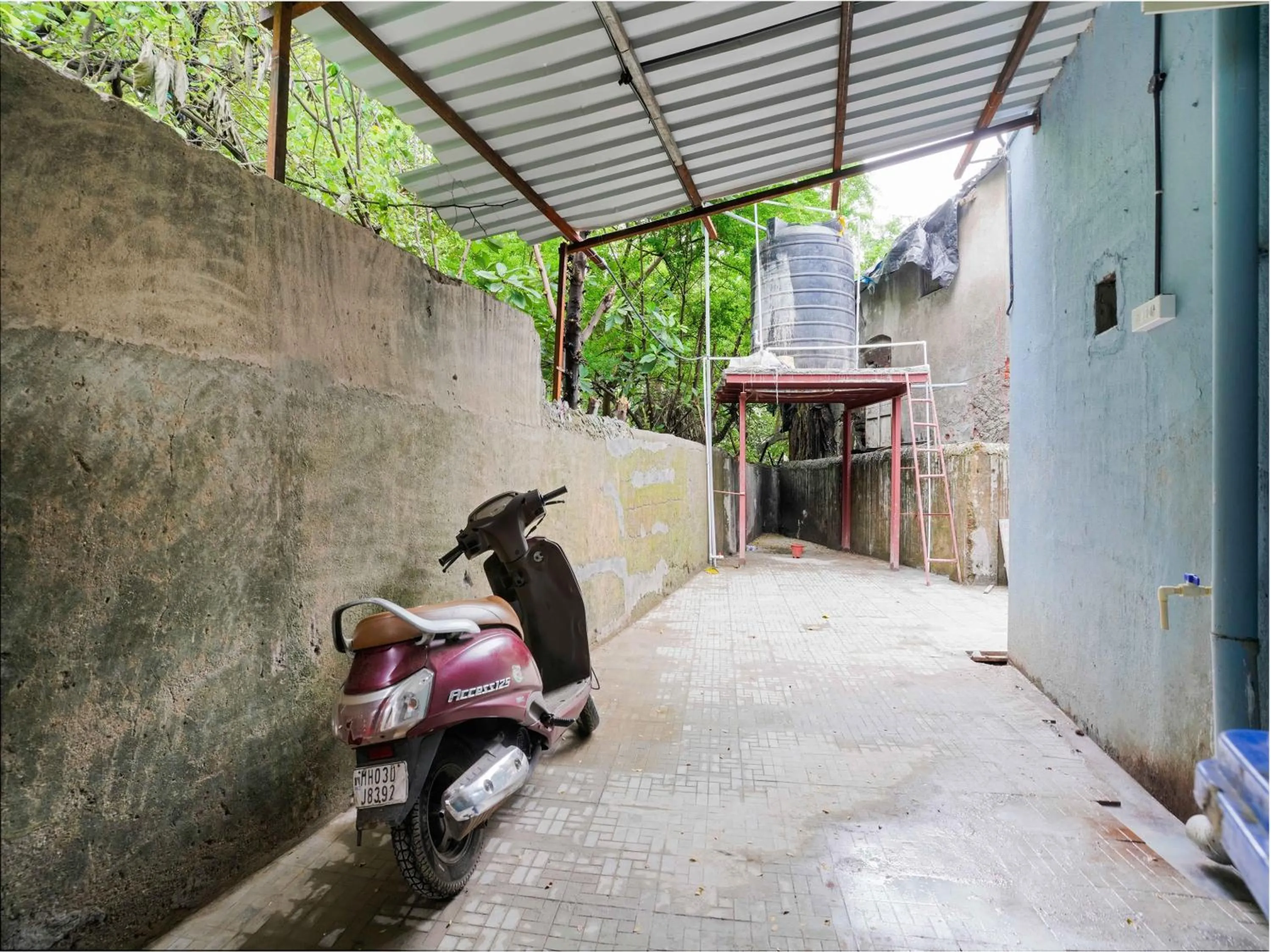 Facade/entrance in Hotel O King Residency Near Bharat Talkies