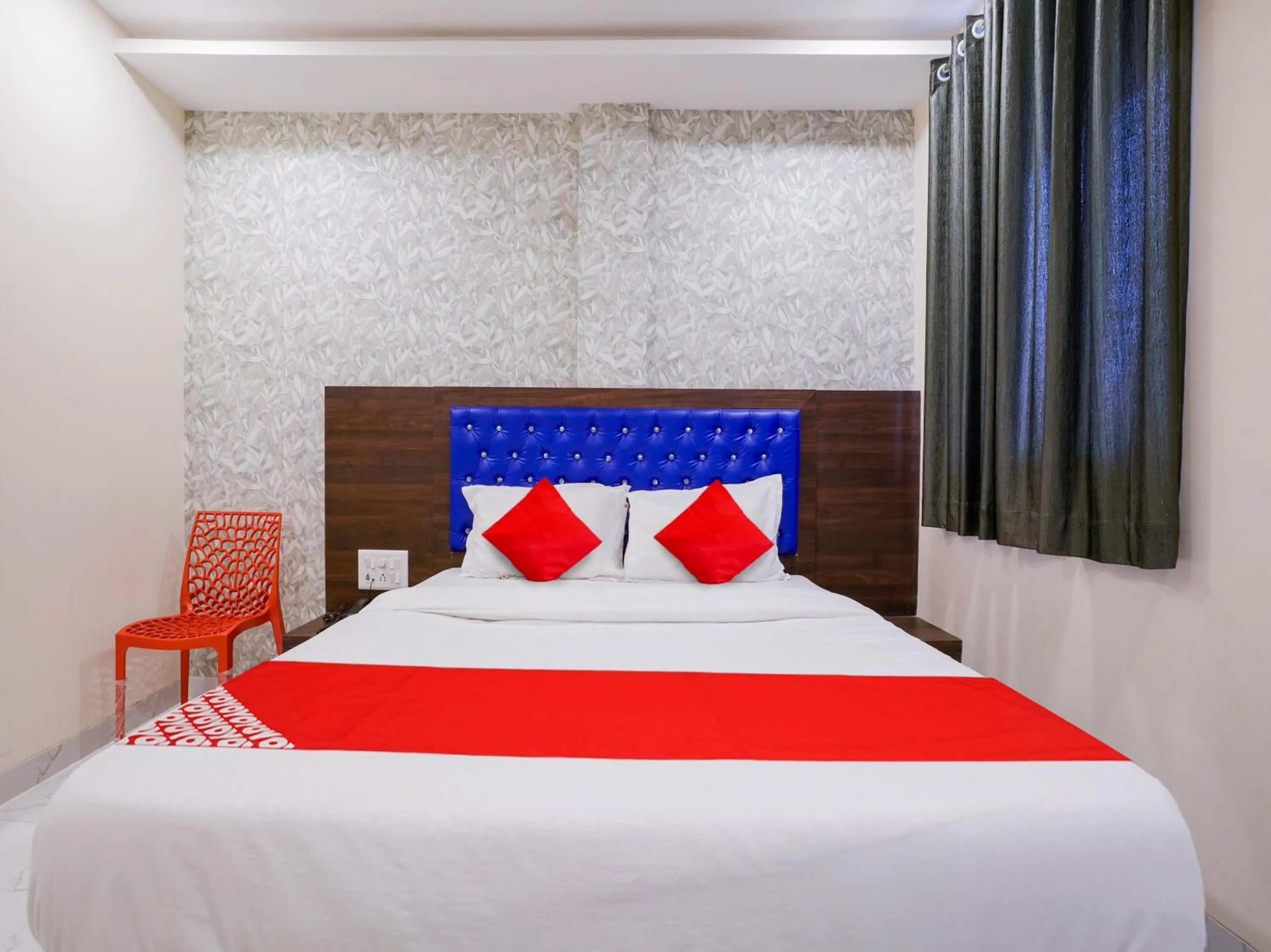 Bedroom in Hotel O King Residency Near Bharat Talkies