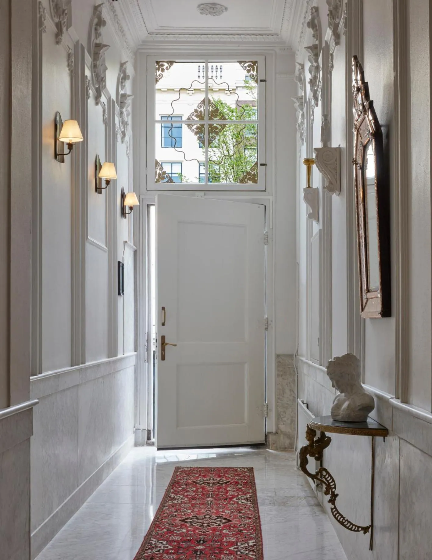 Facade/entrance in Pulitzer Amsterdam