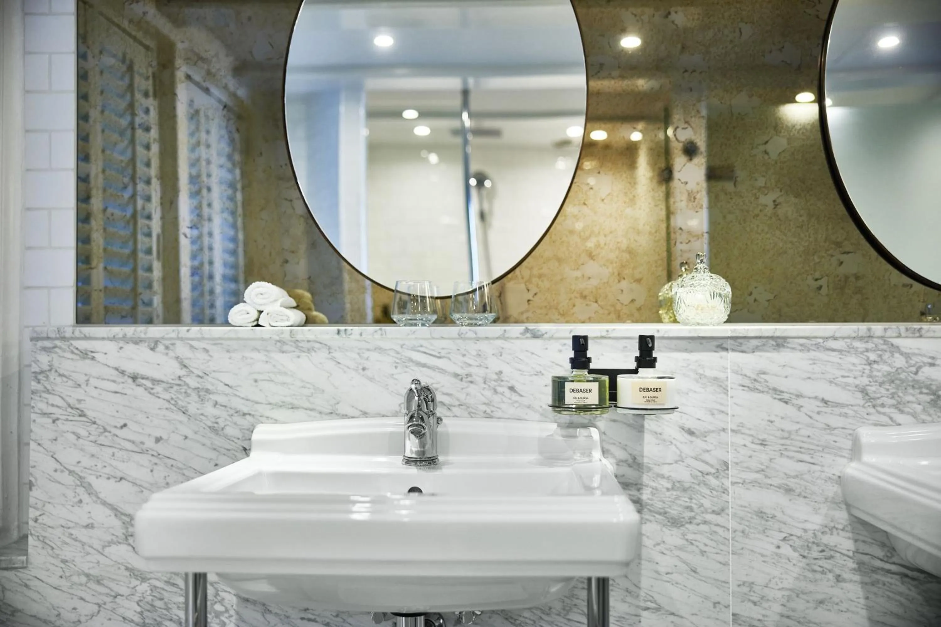 Bathroom in Pulitzer Amsterdam