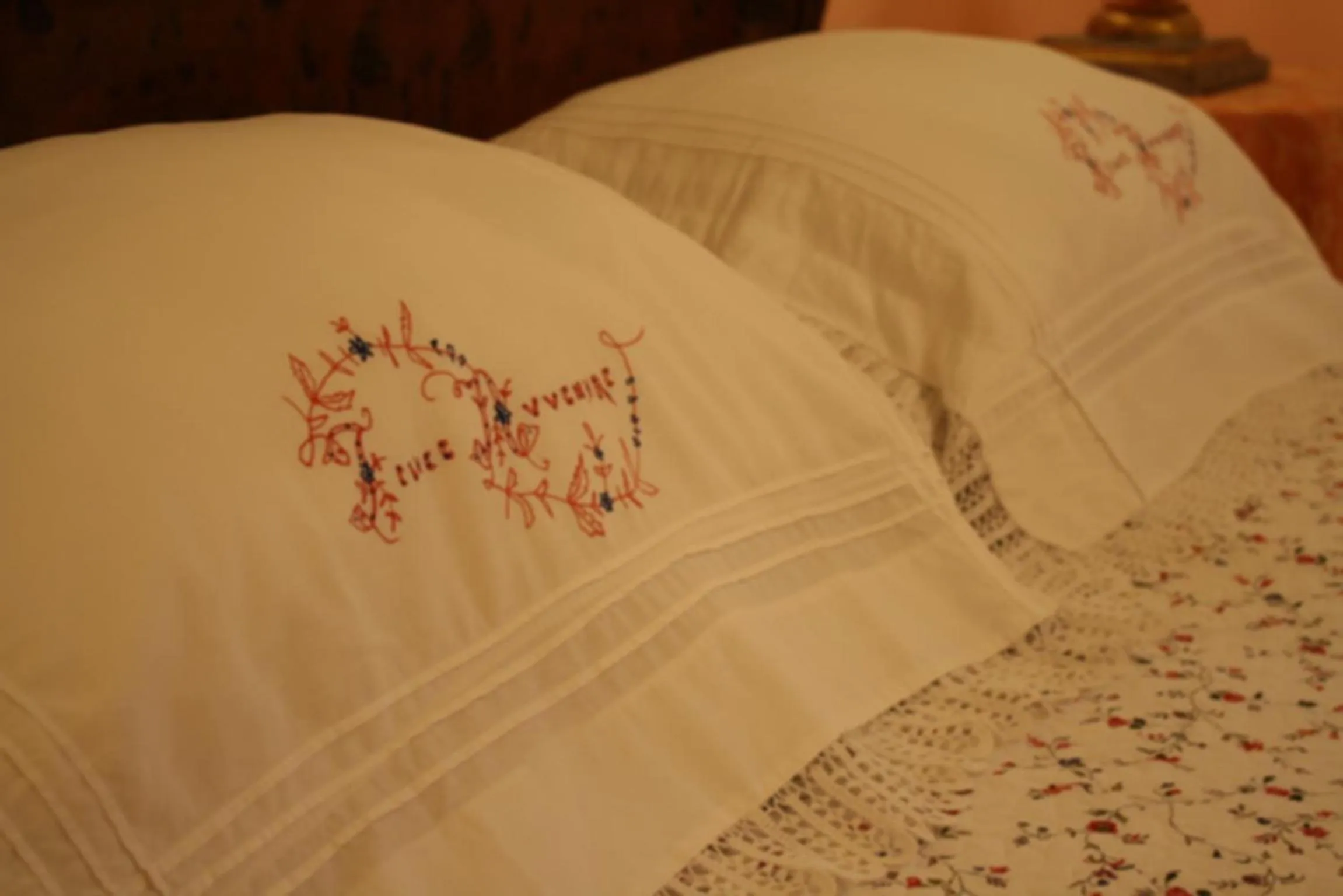 Decorative detail, Bed in ex BENEFICIO Santa MARIA della SCALA B&B de Charme