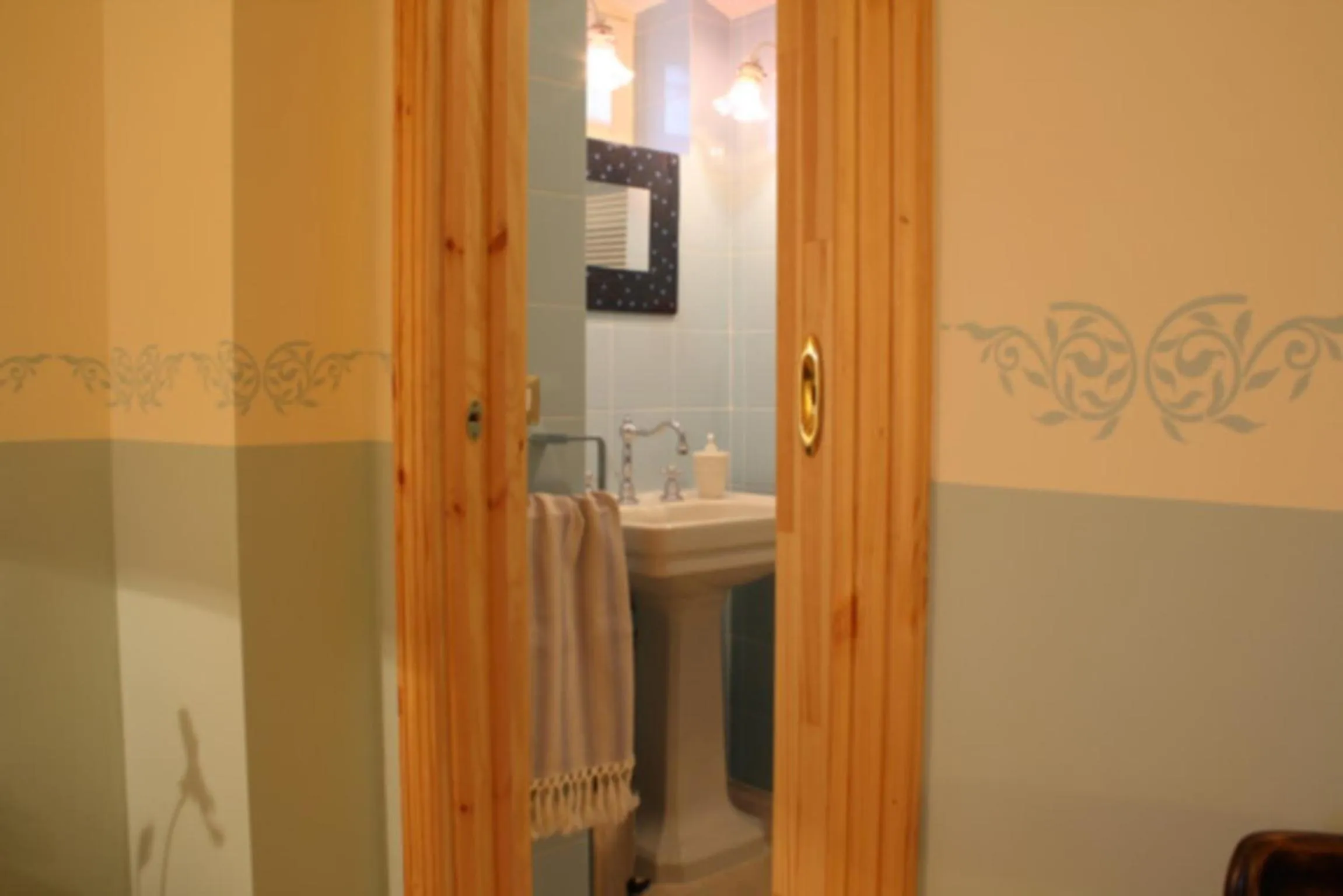 Decorative detail in ex BENEFICIO Santa MARIA della SCALA B&B de Charme