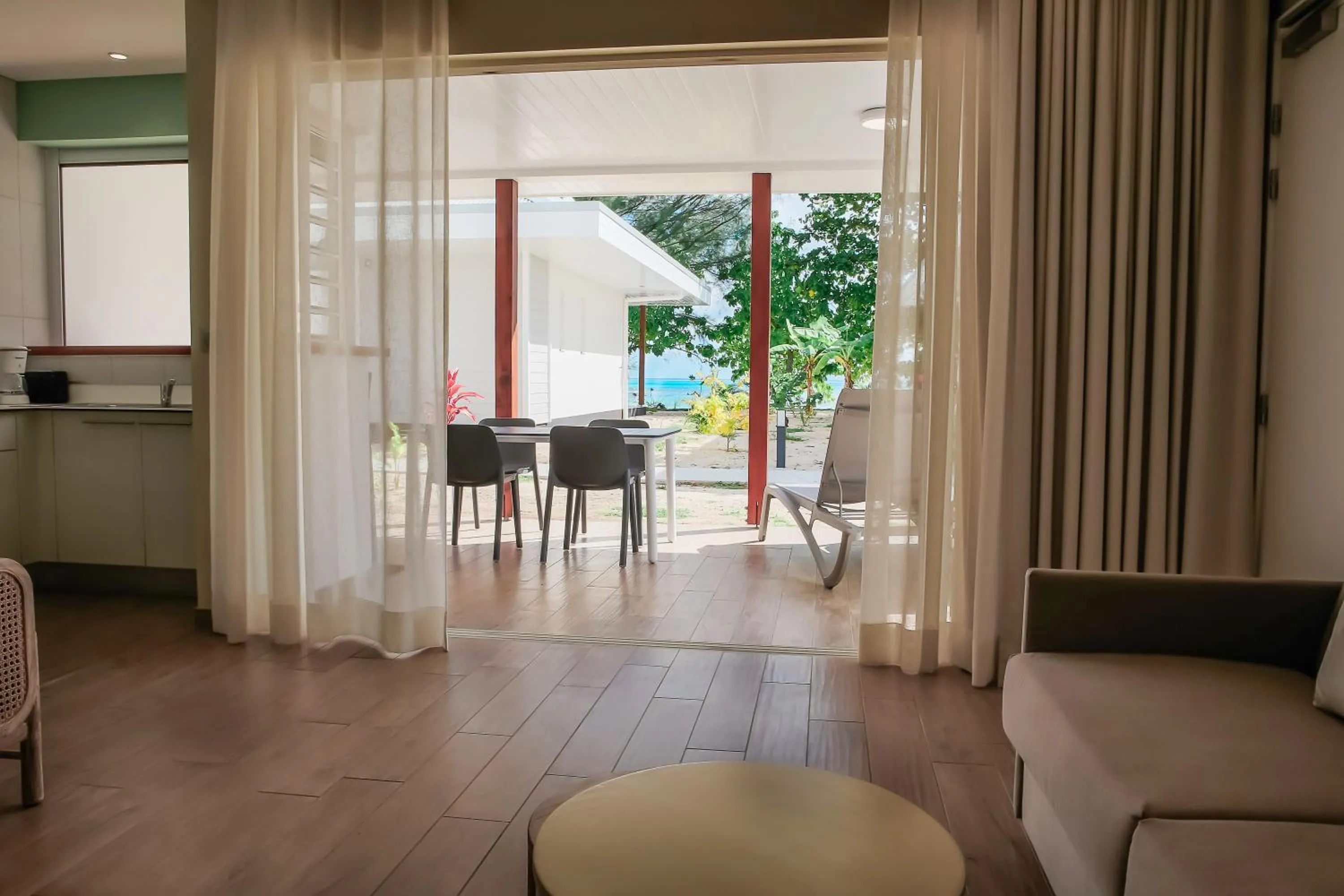 Patio in Niu Beach Hôtel Moorea