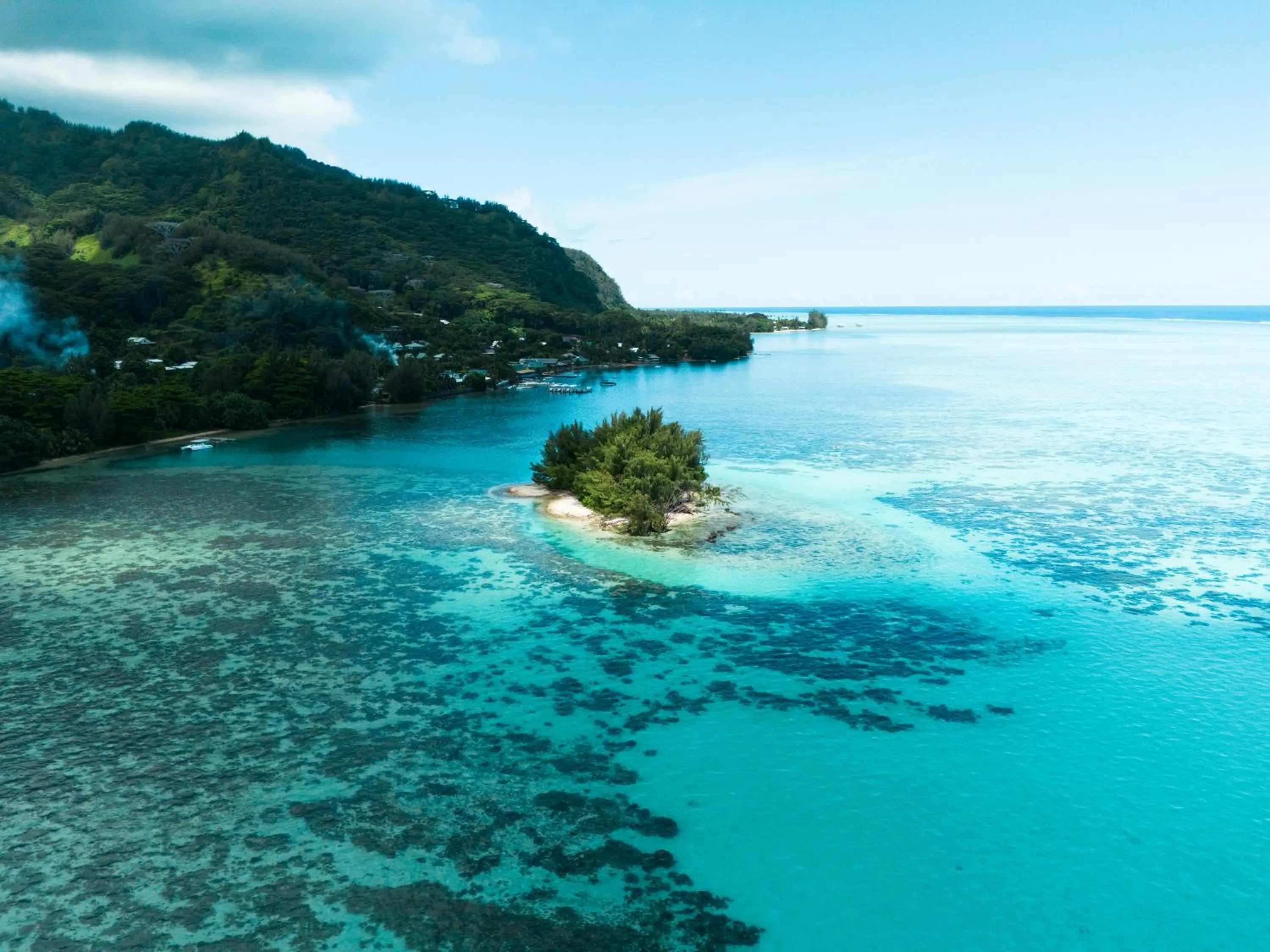 Beach in Niu Beach Hôtel Moorea