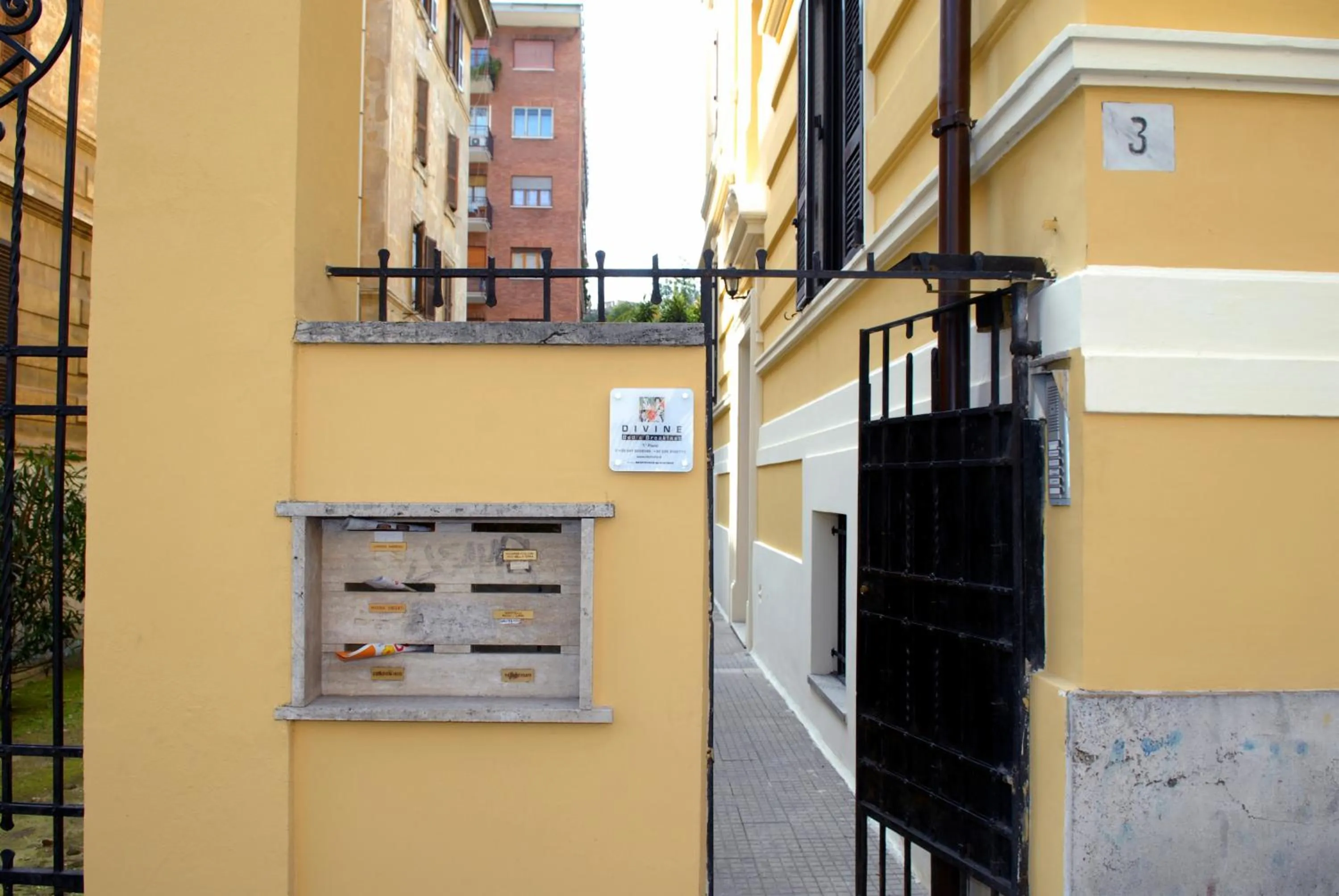 Property logo or sign in Divine Bed & Breakfast