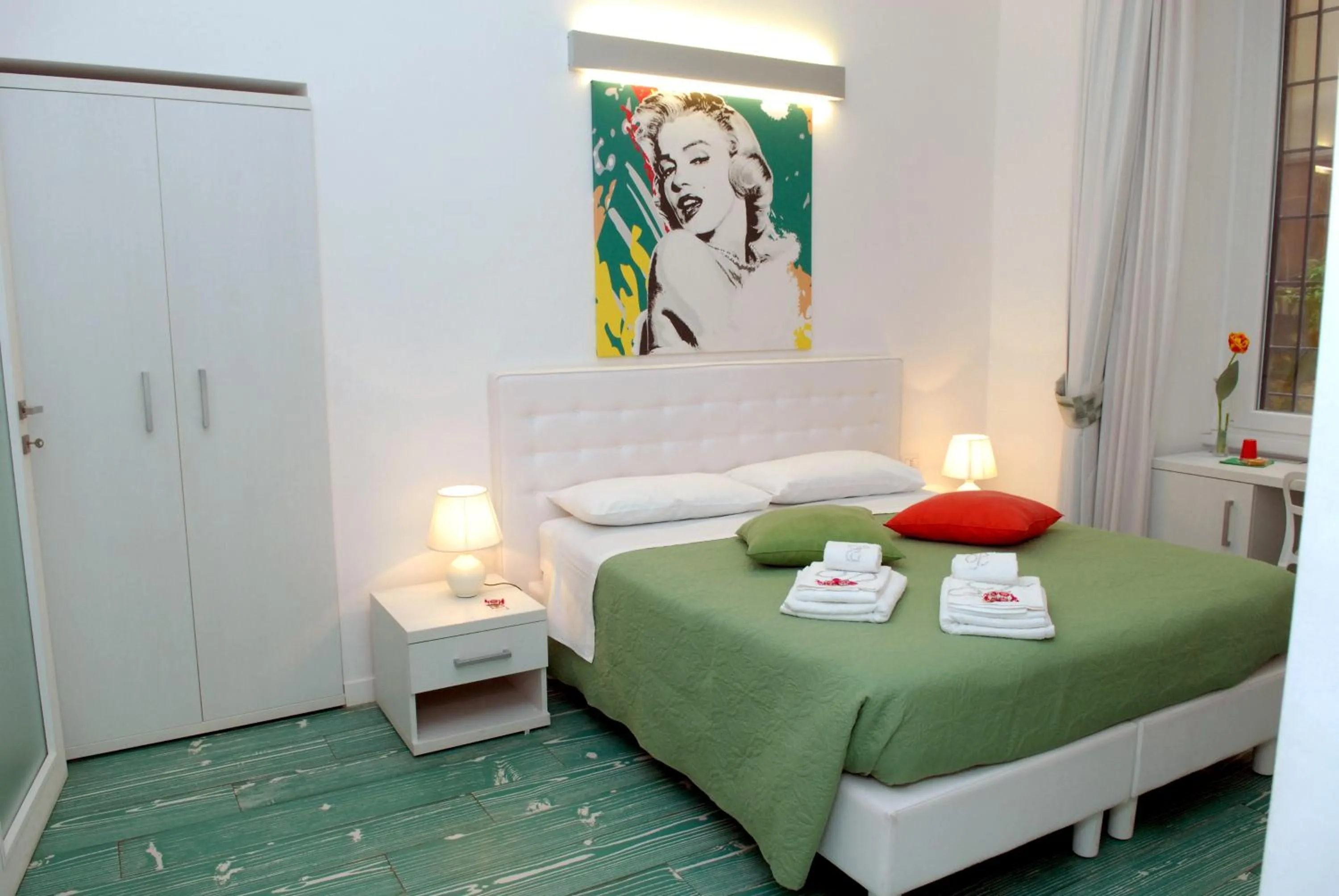 Bedroom, Bed in Divine Bed & Breakfast