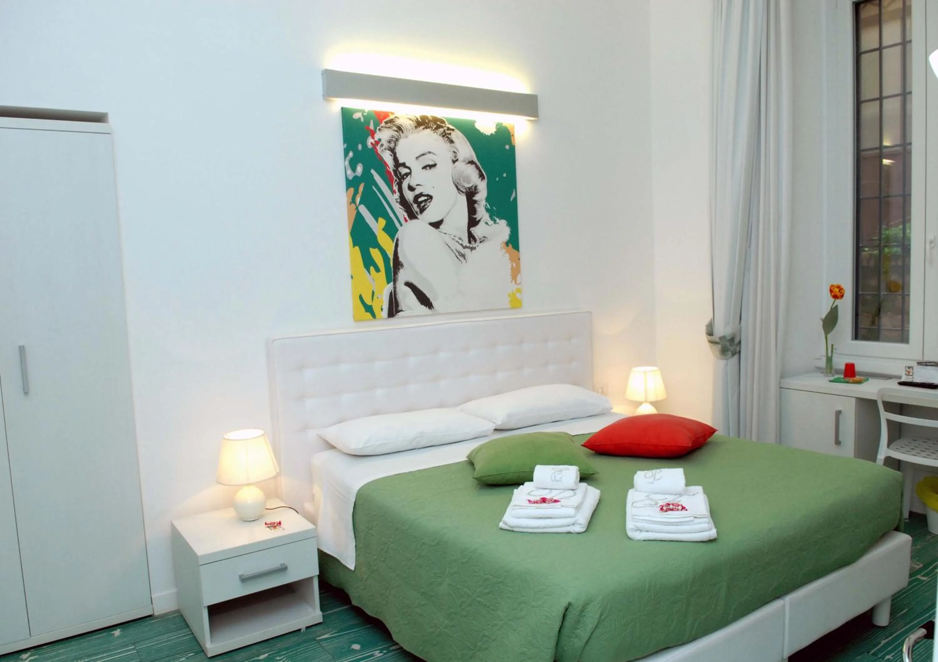 Photo of the whole room, Bed in Divine Bed & Breakfast