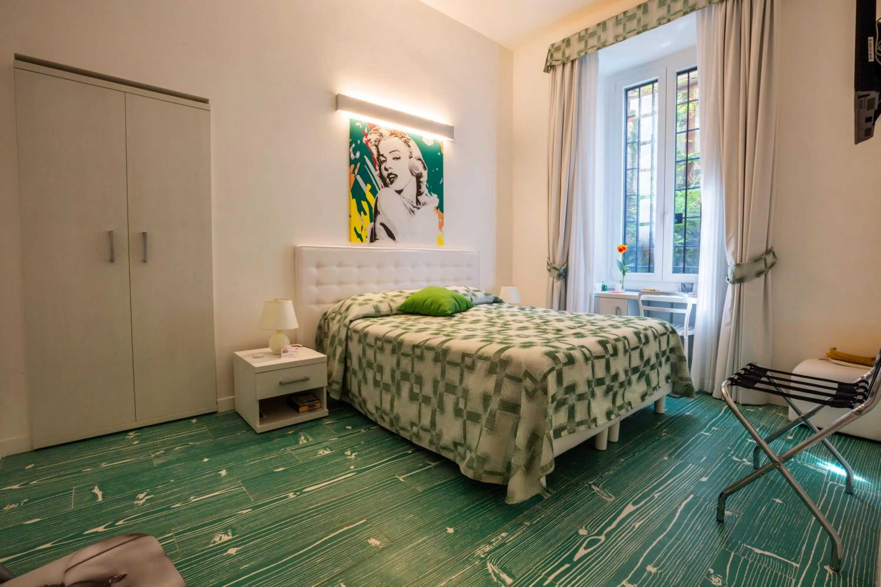 Bedroom, Bed in Divine Bed & Breakfast