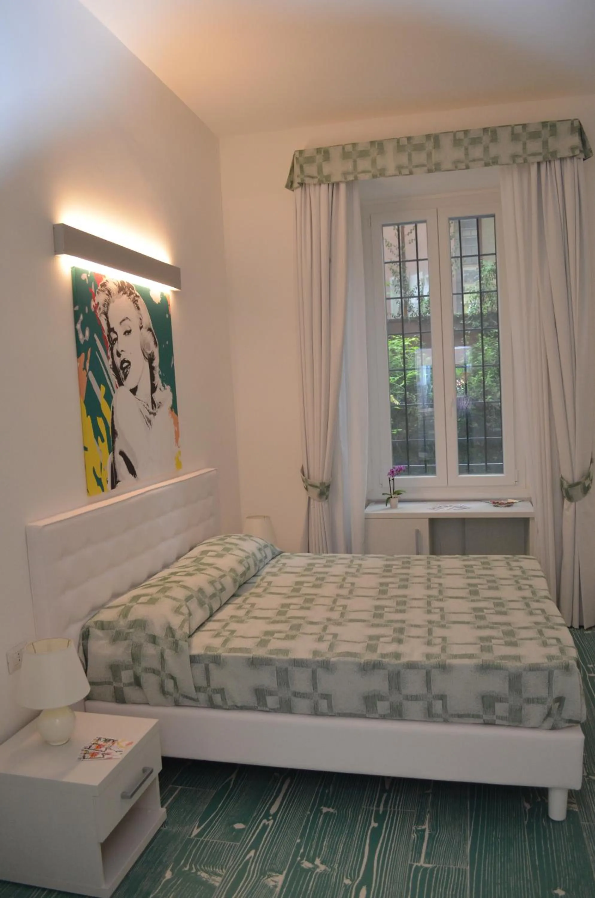 Bed in Divine Bed & Breakfast