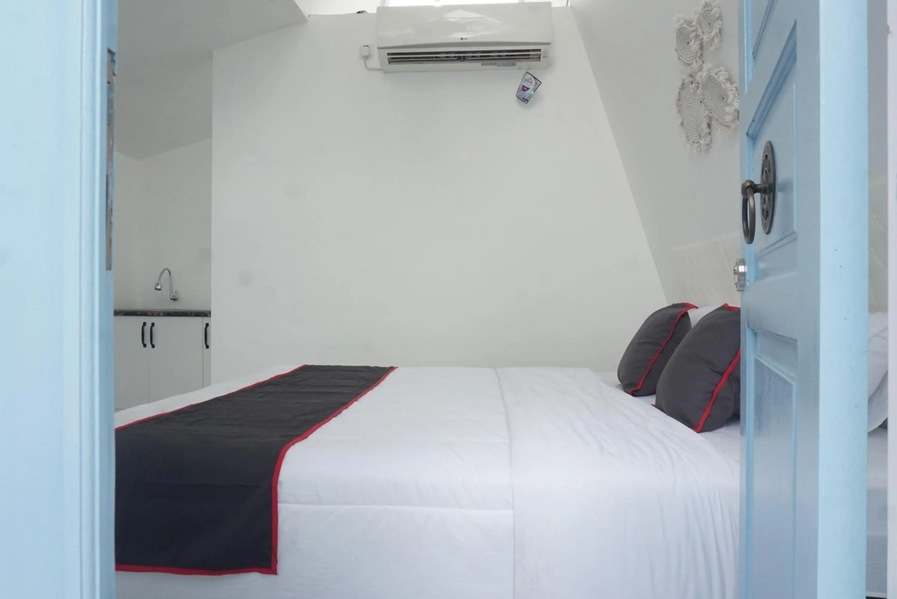 Bed in Ellada Garden