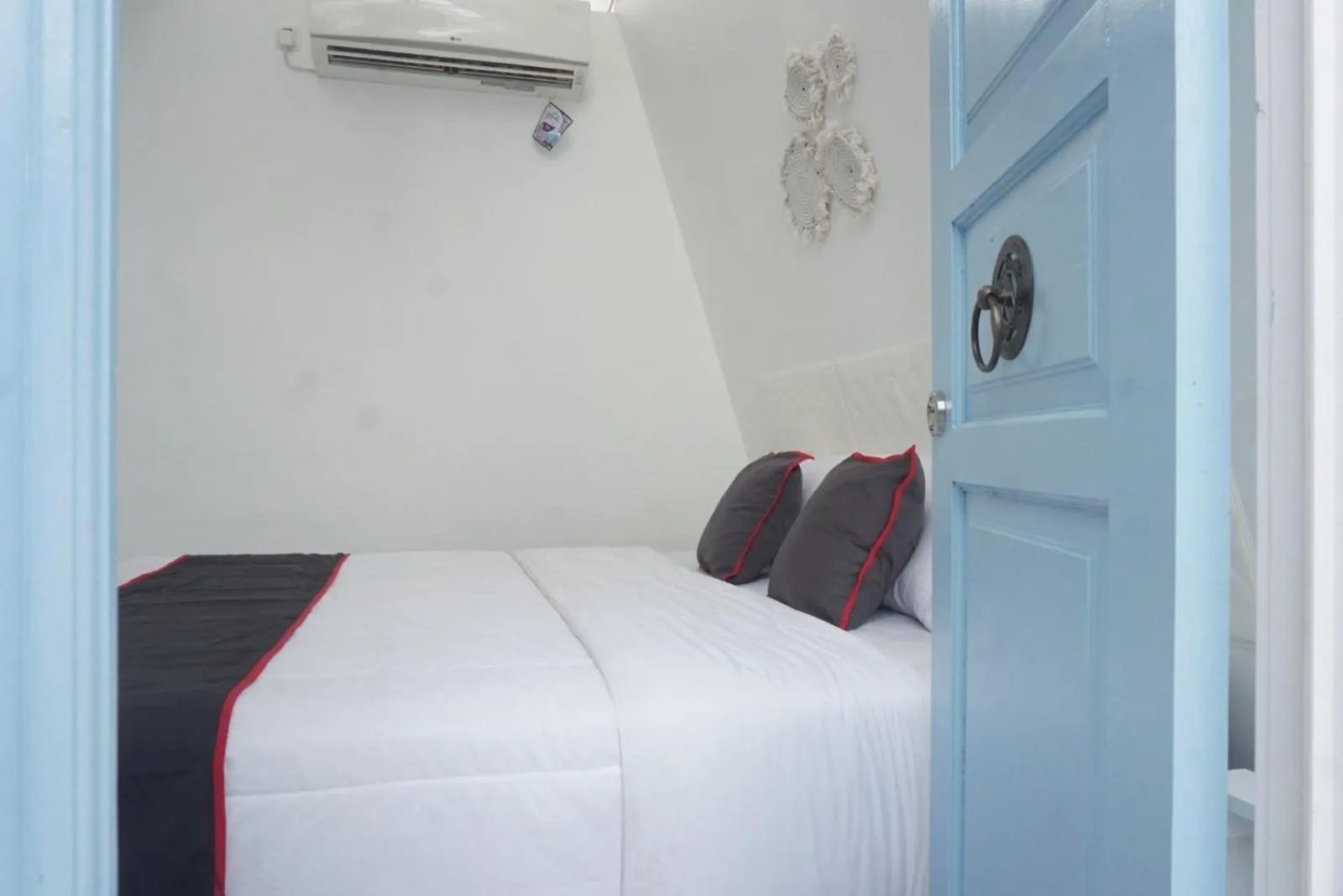 Bed in Ellada Garden