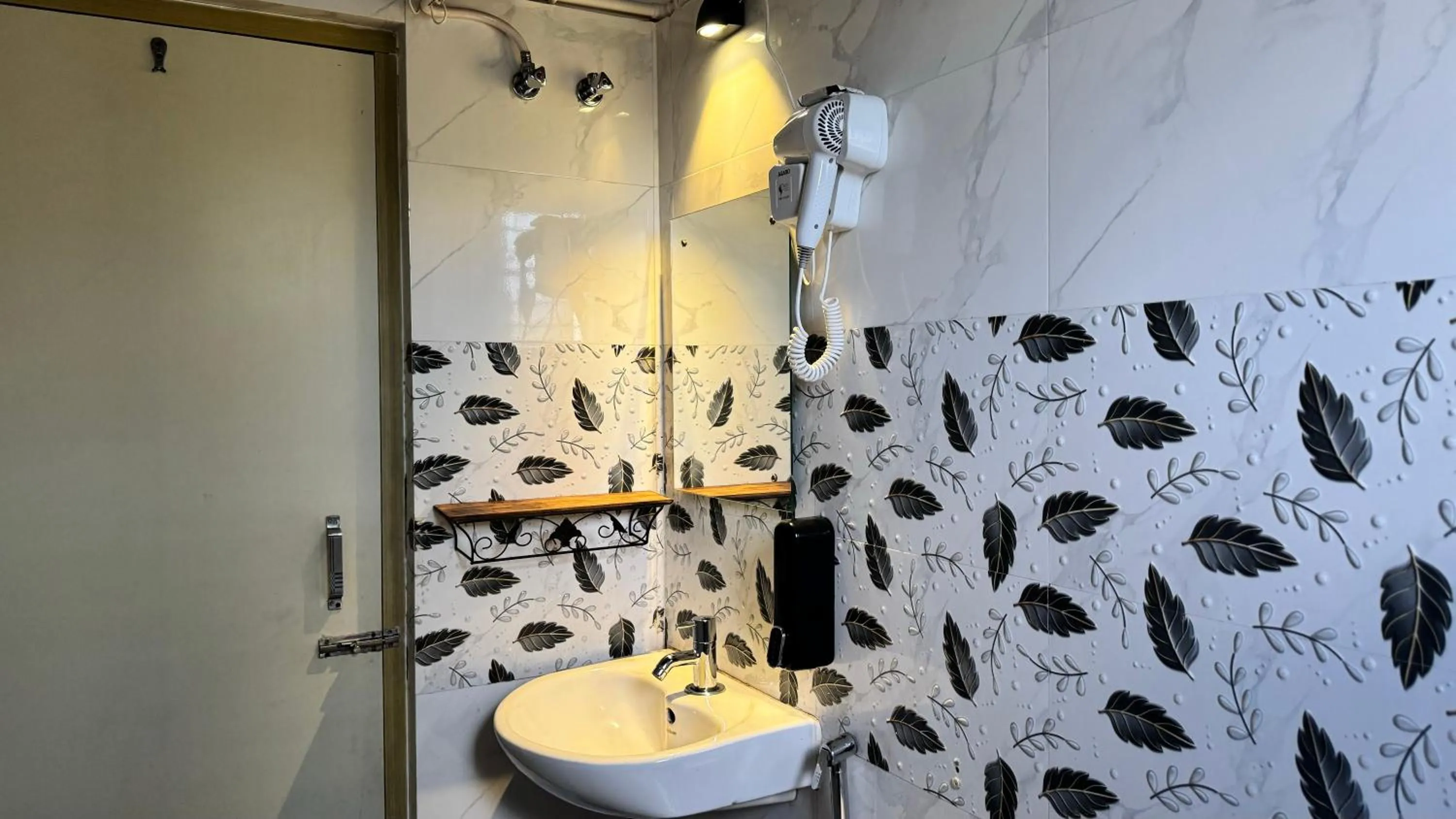 Bathroom in Hotel Insta 18