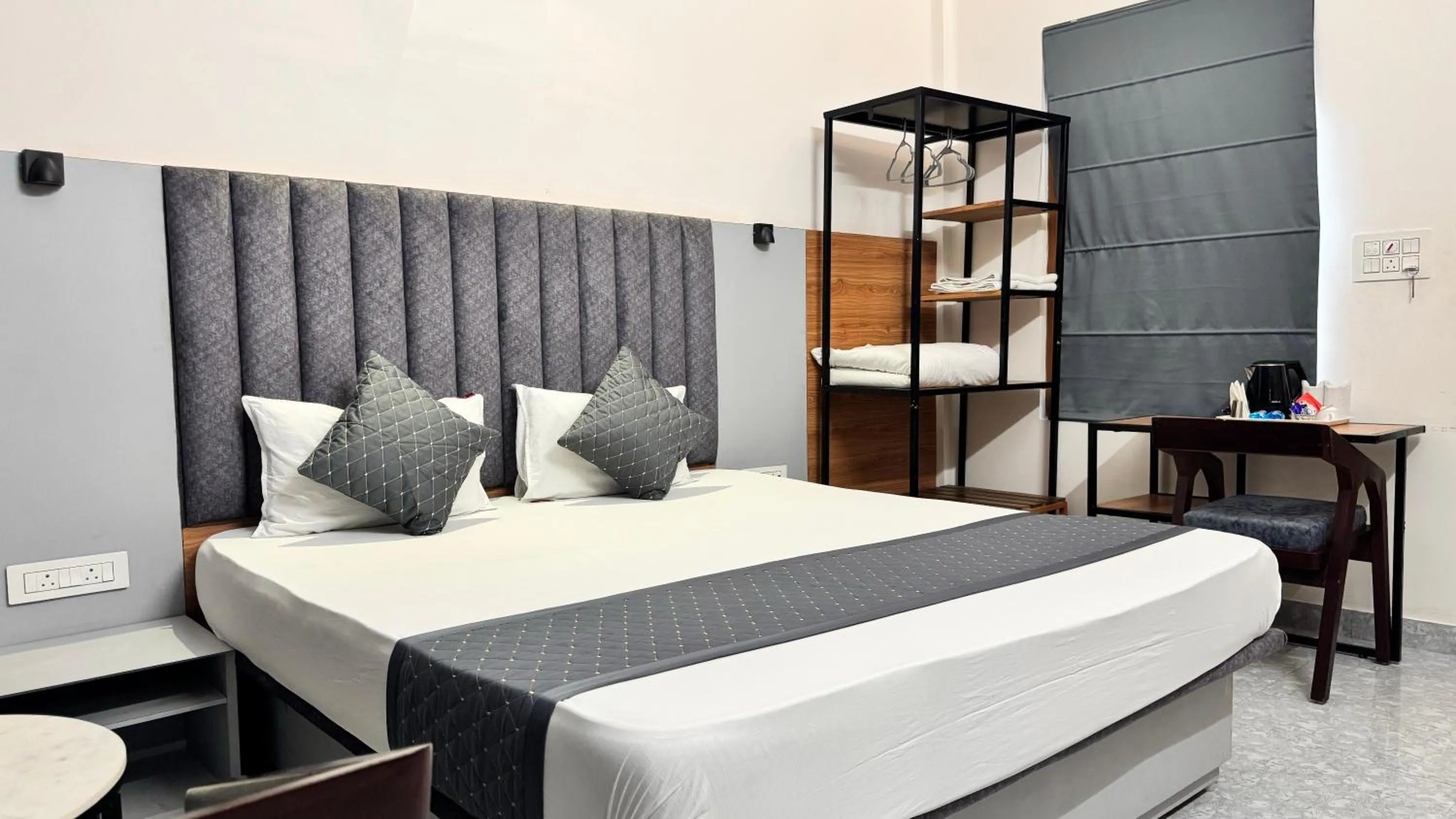 Bed in Hotel Insta 18