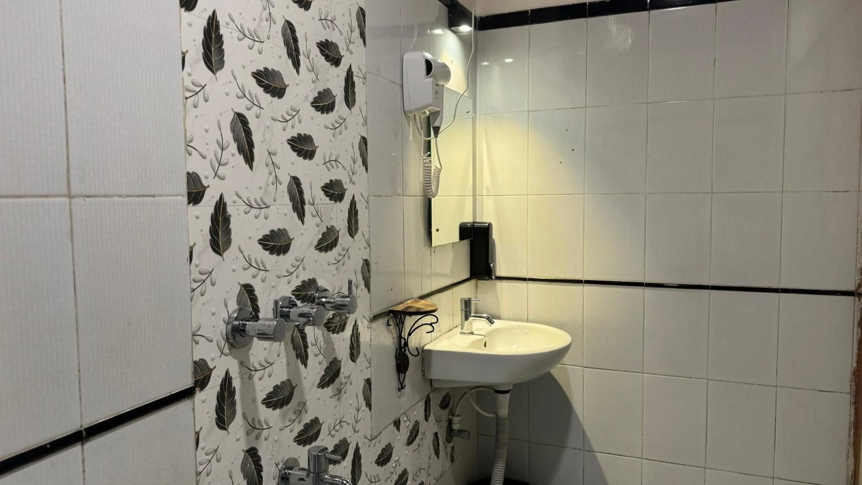 Bathroom in Hotel Insta 18