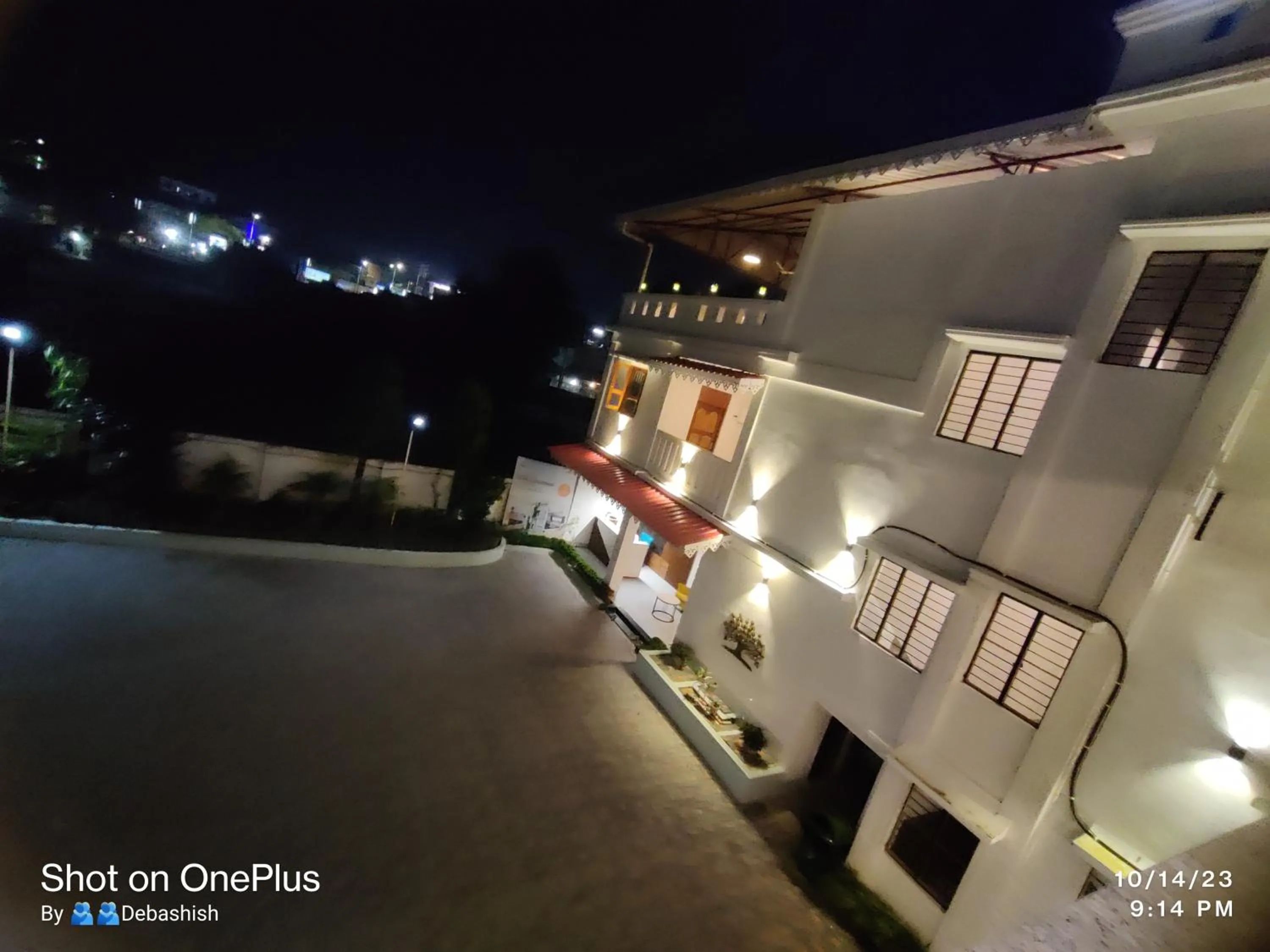 Property building in Hotel Insta 18