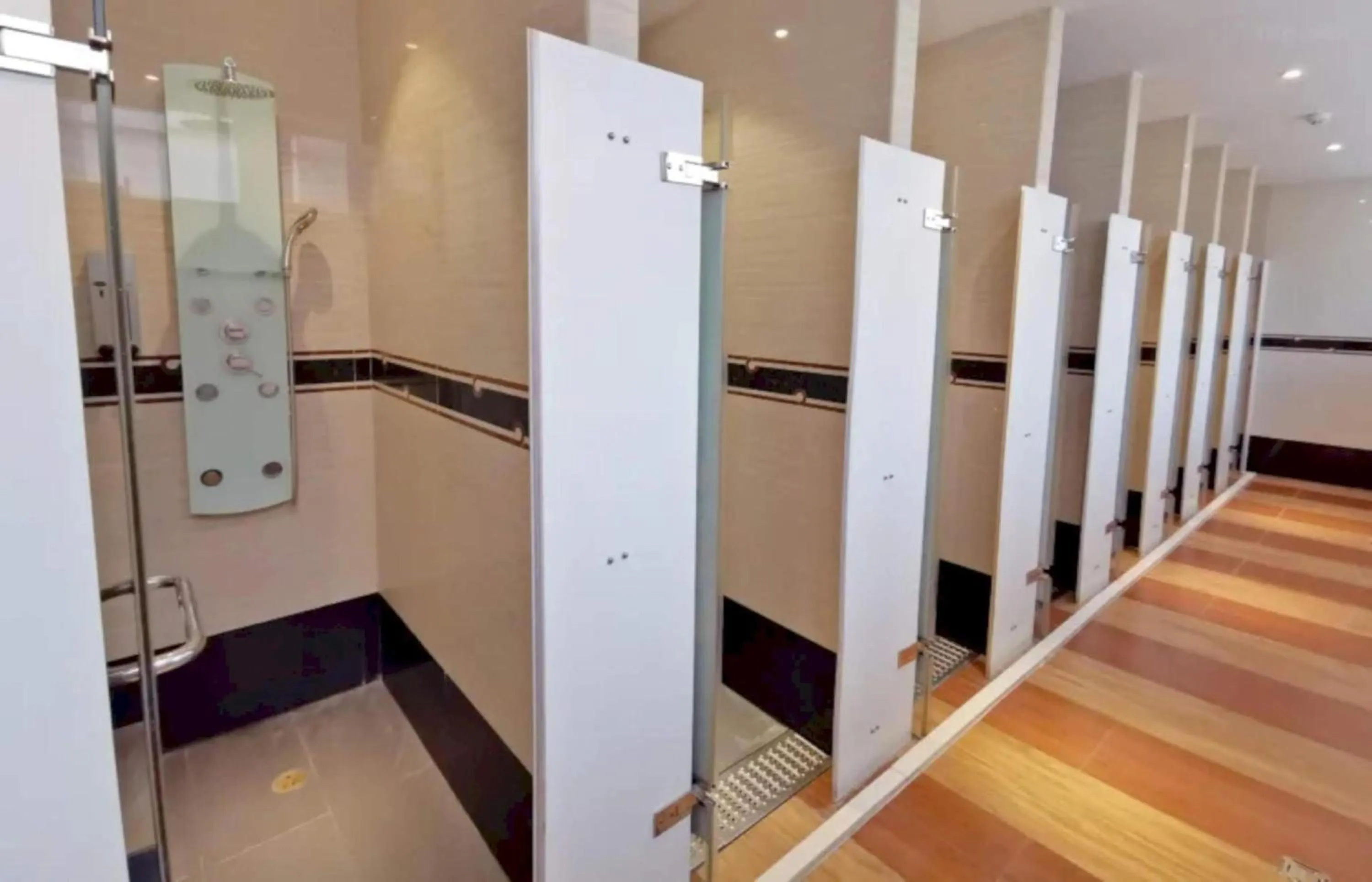 Bathroom in Capital O 75451 Podstel Hostel Bangkok