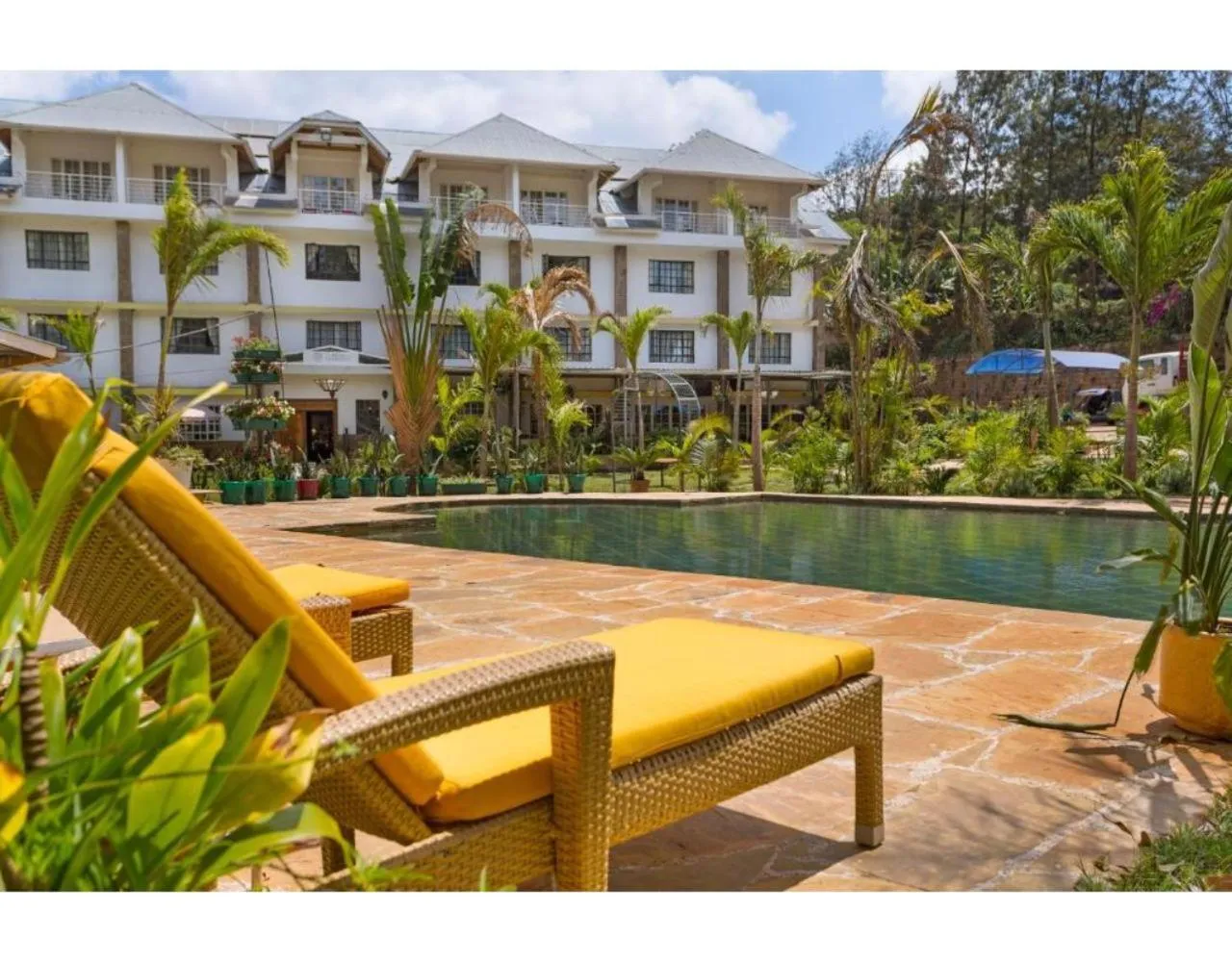 Property building in Tobriana