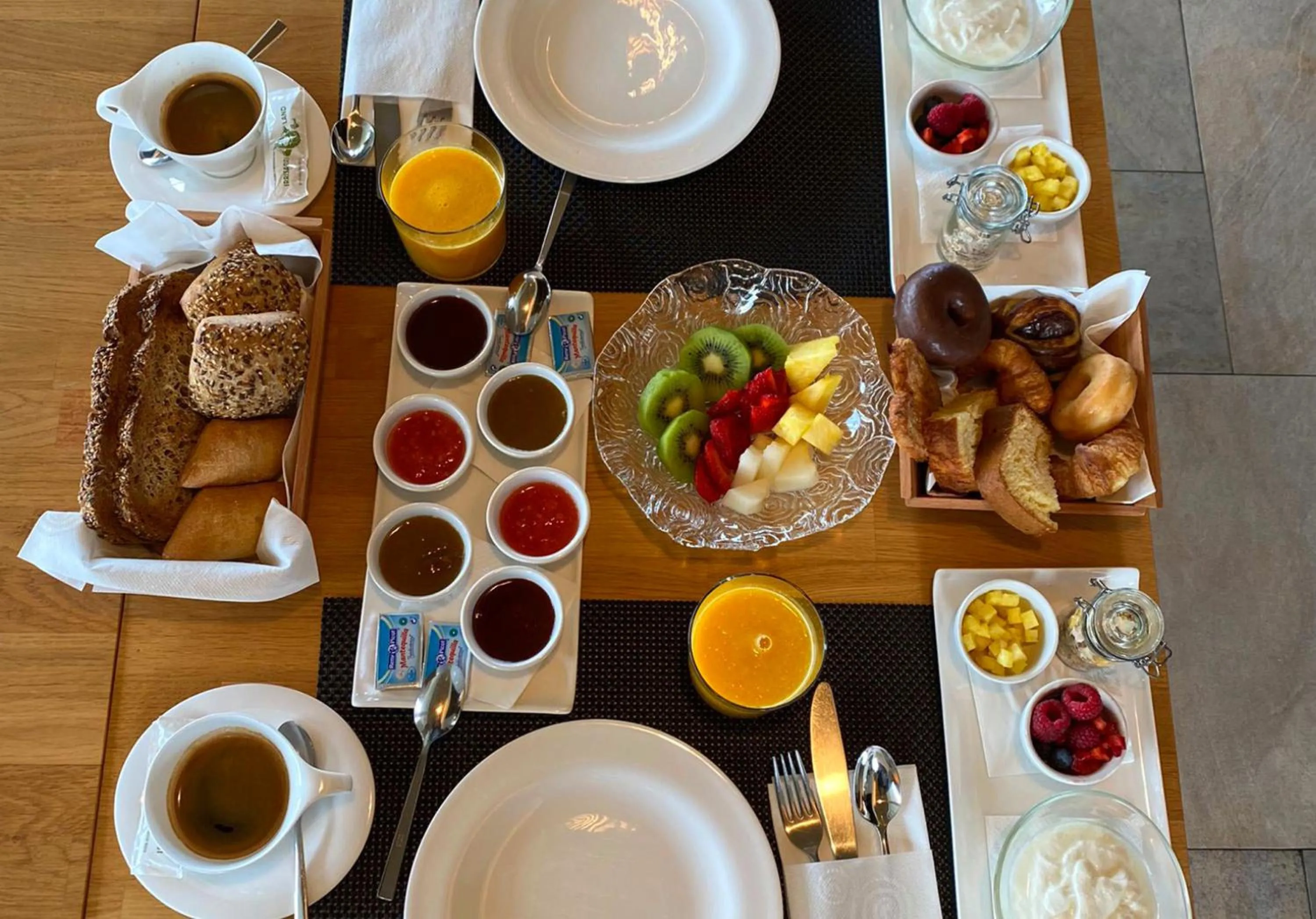 Breakfast in Palacio de Yrisarri by IrriSarri Land