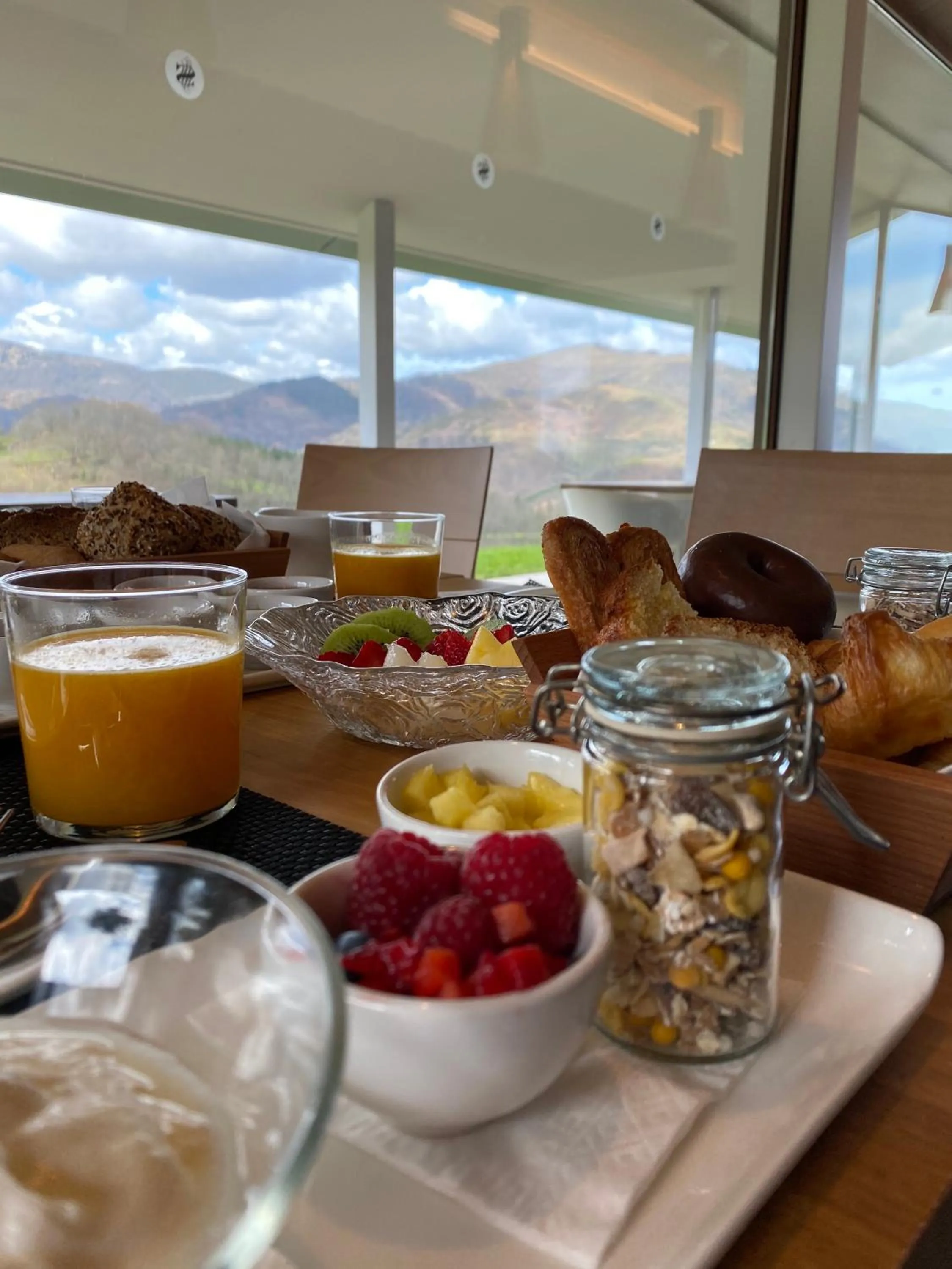 Breakfast in Palacio de Yrisarri by IrriSarri Land