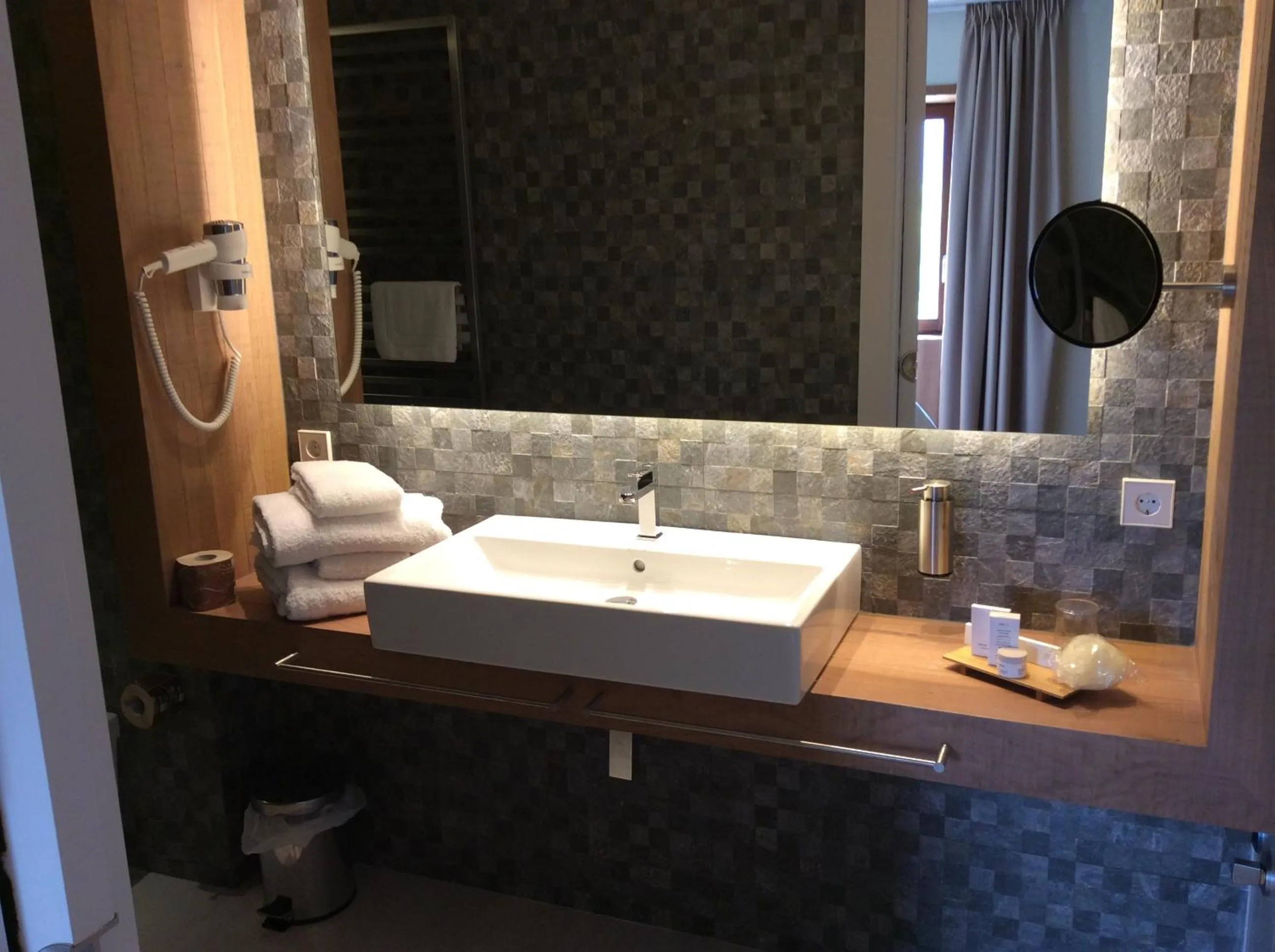 Toilet in Palacio de Yrisarri by IrriSarri Land